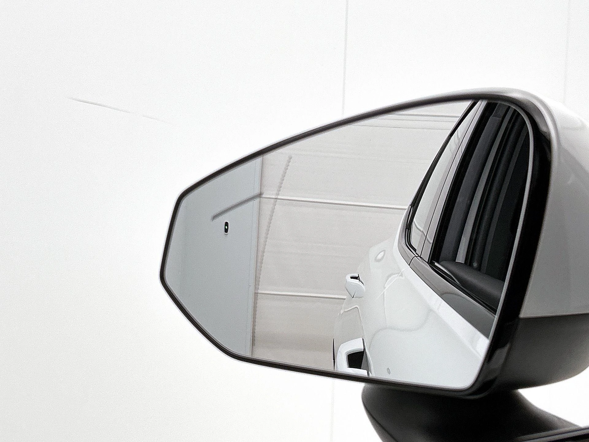 Volvo-EX30-image-21