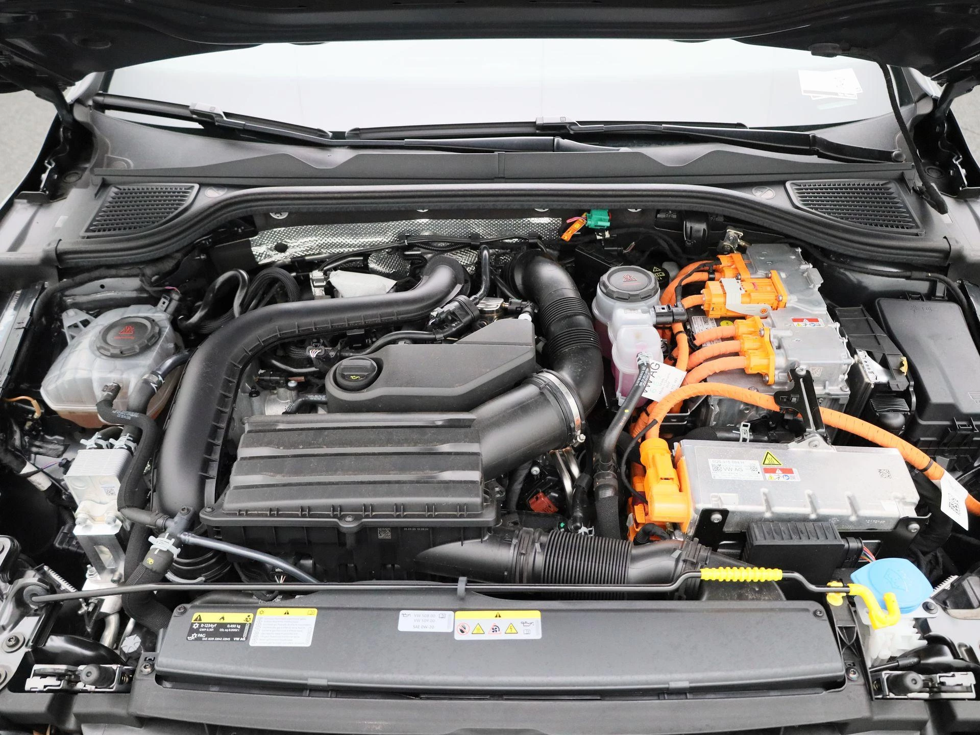 Volkswagen-Golf-image-37