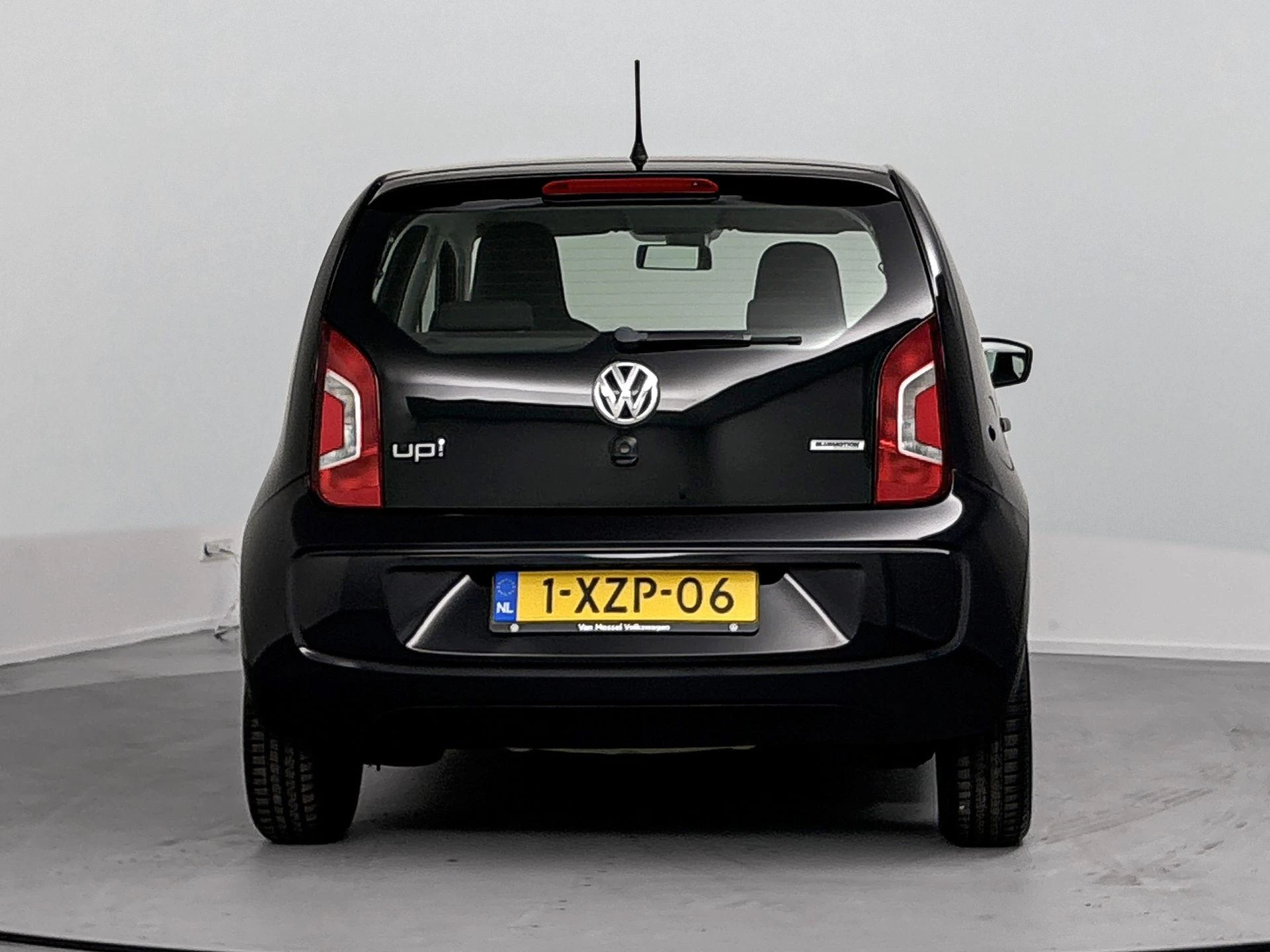 Volkswagen-up!-image-2