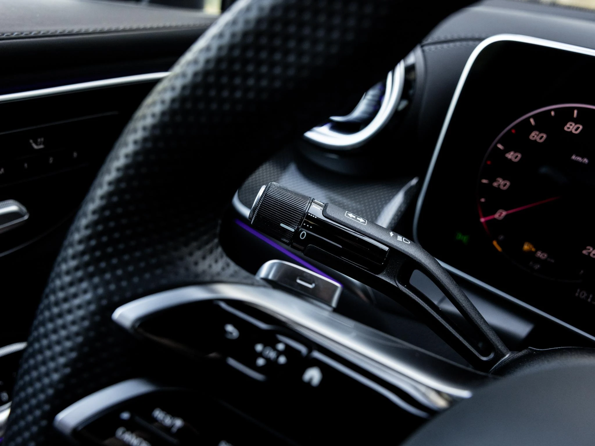Mercedes-Benz-GLC-image-31