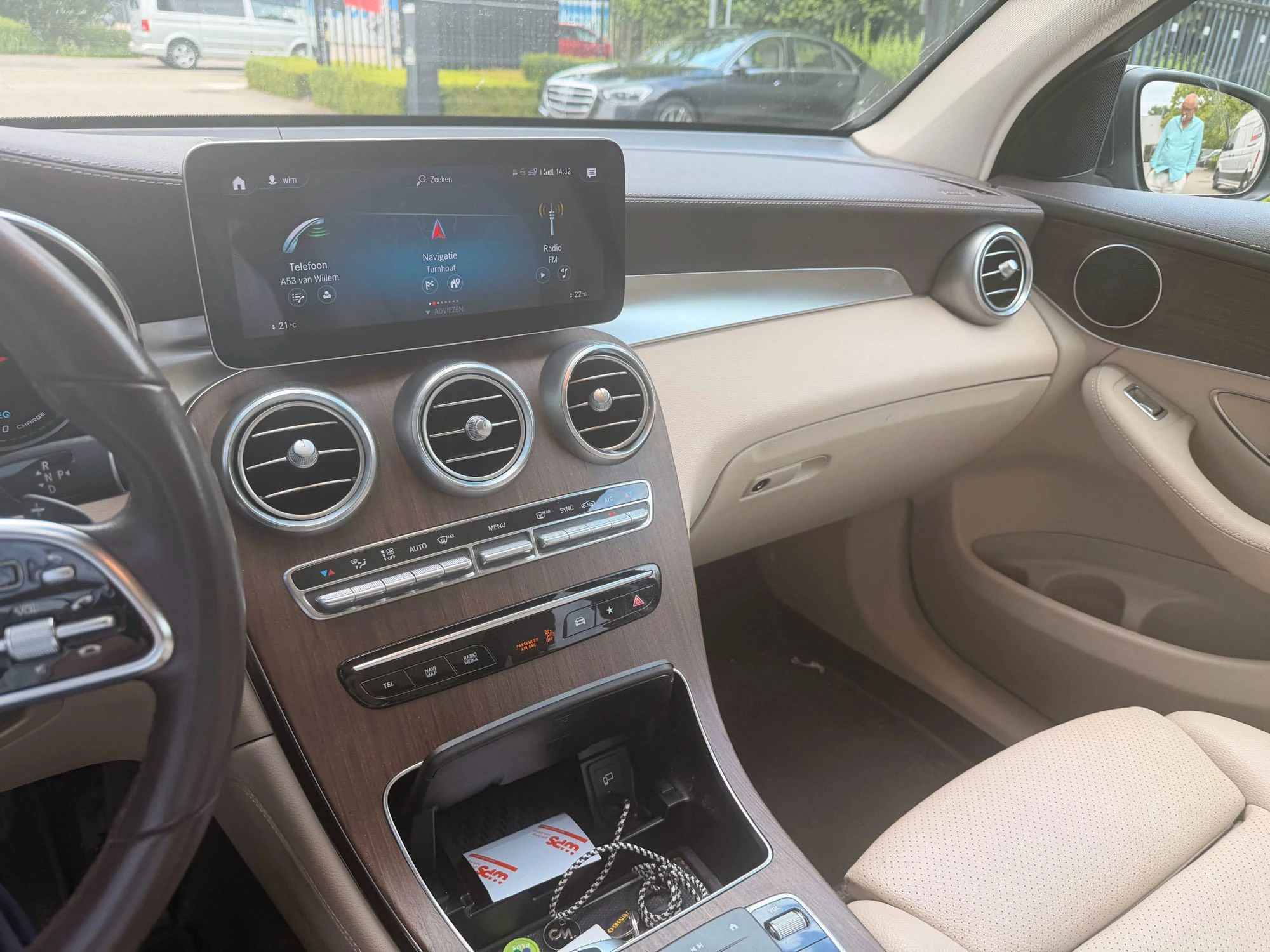 Mercedes-Benz-GLC-image-3