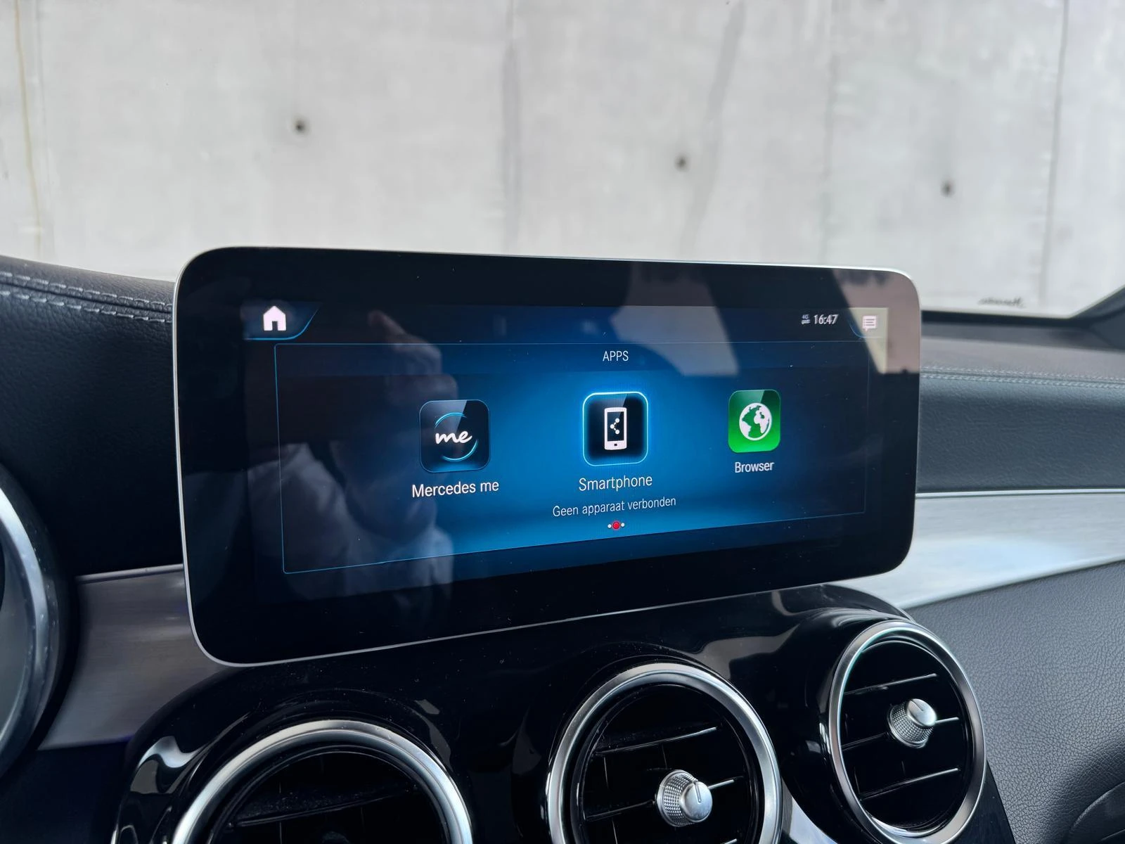 Mercedes-Benz-GLC-image-15
