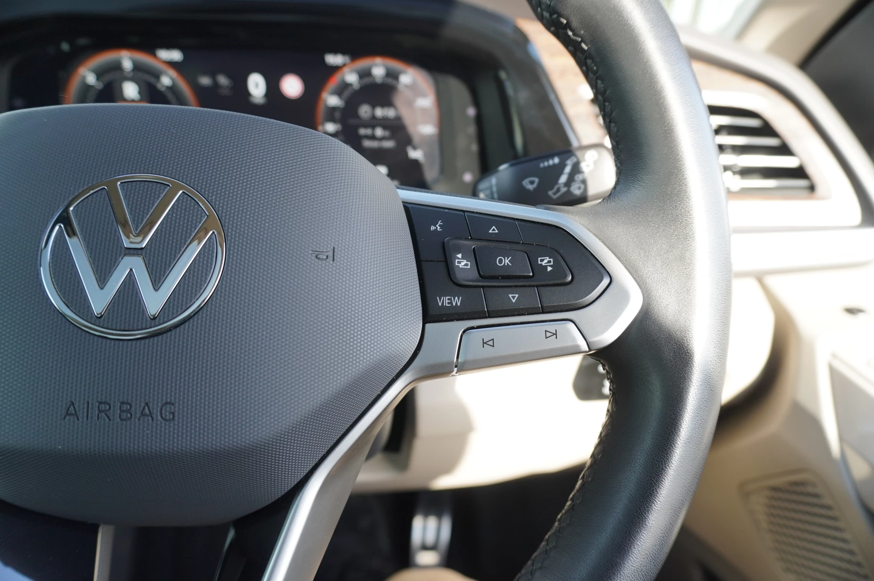 Volkswagen-Multivan-image-55
