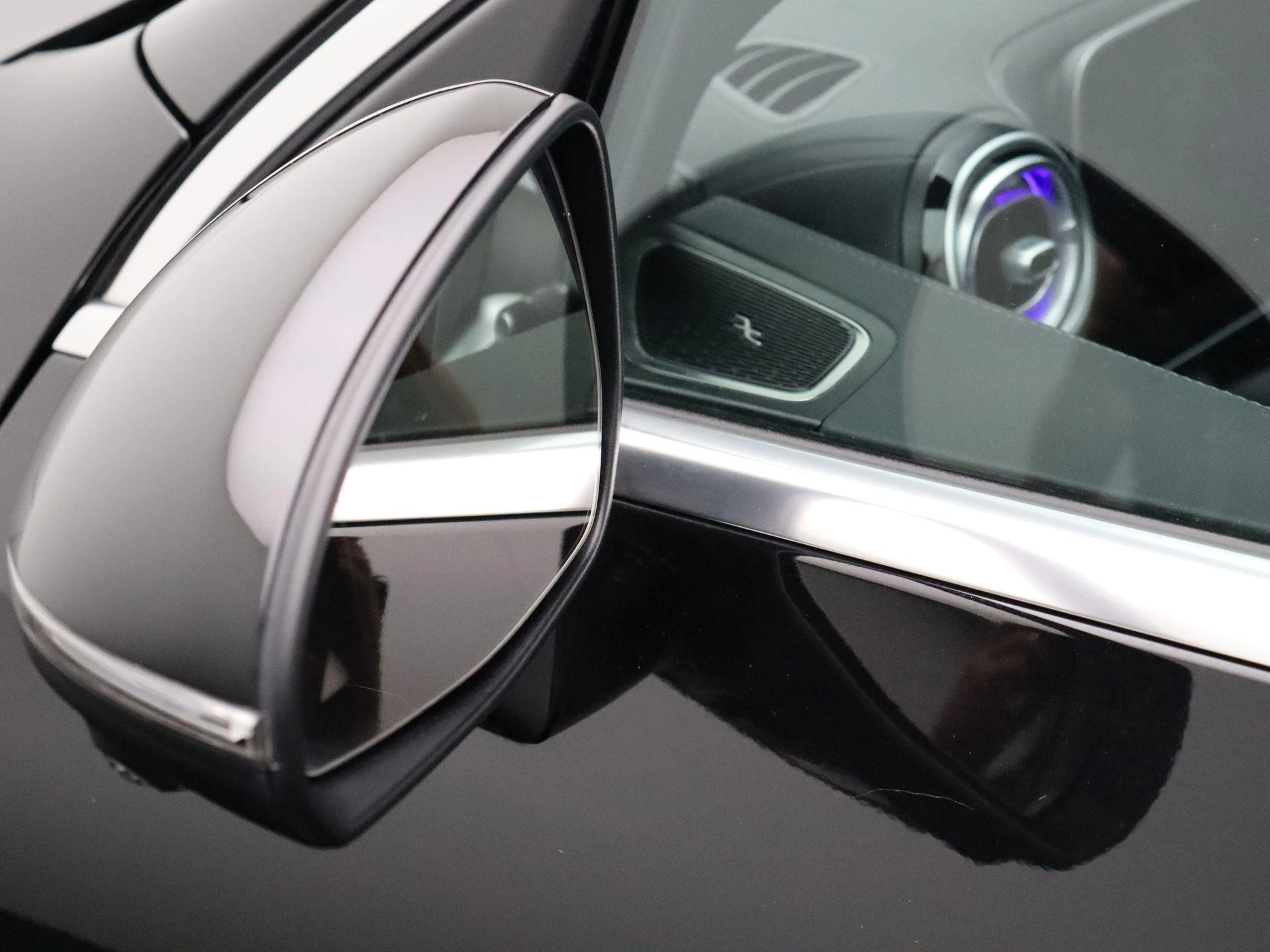 Mercedes-Benz-GLC-image-7