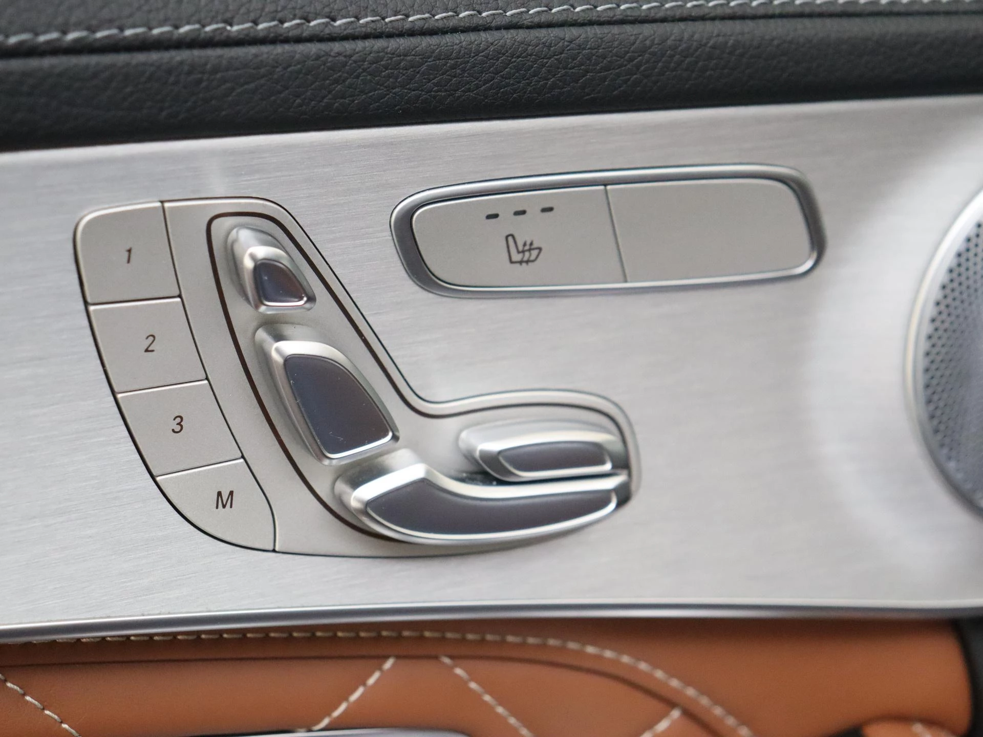 Mercedes-Benz-C-Klasse-image-34