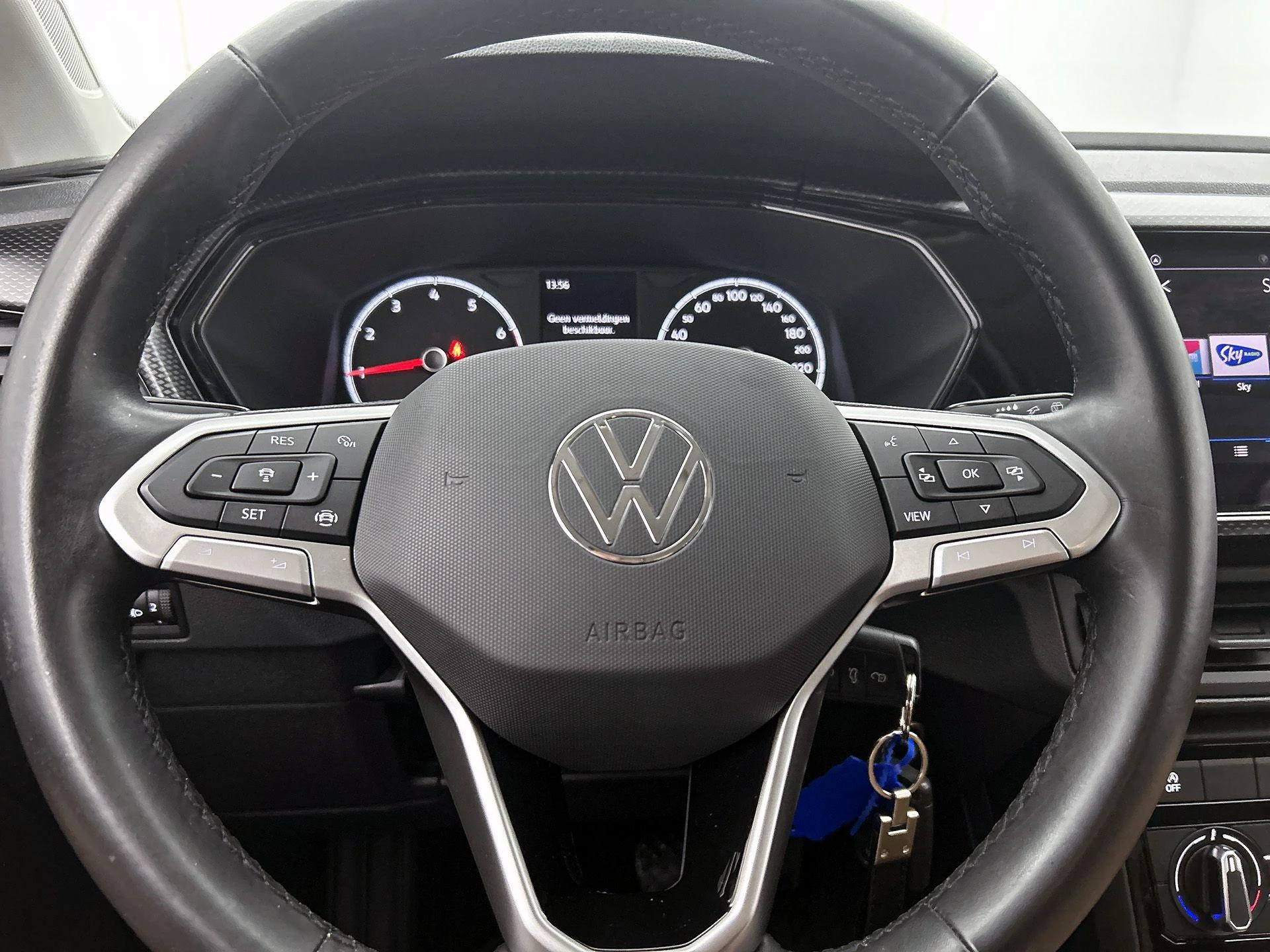 Volkswagen-T-Cross-image-30