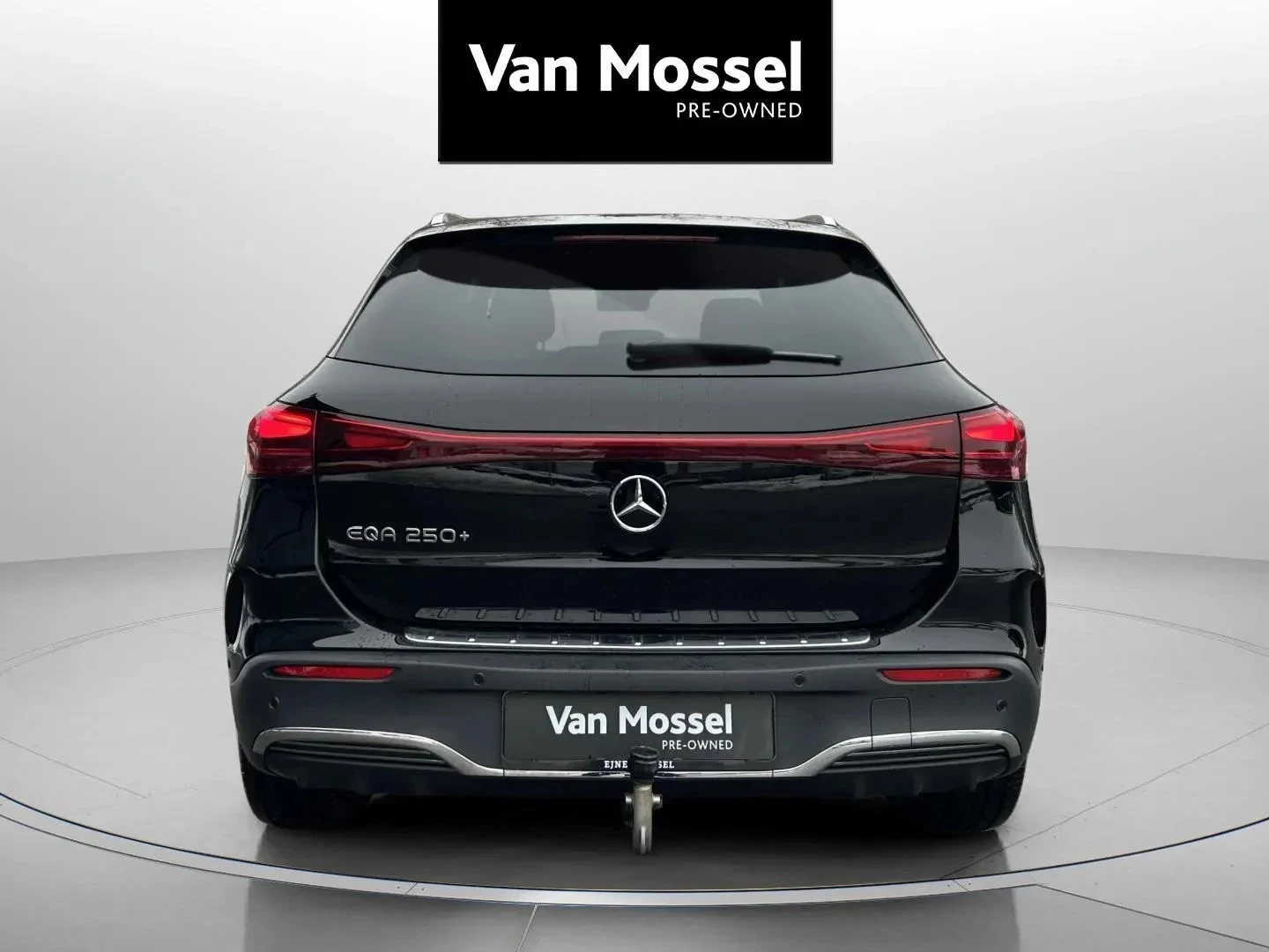 Mercedes-Benz-EQA-image-5