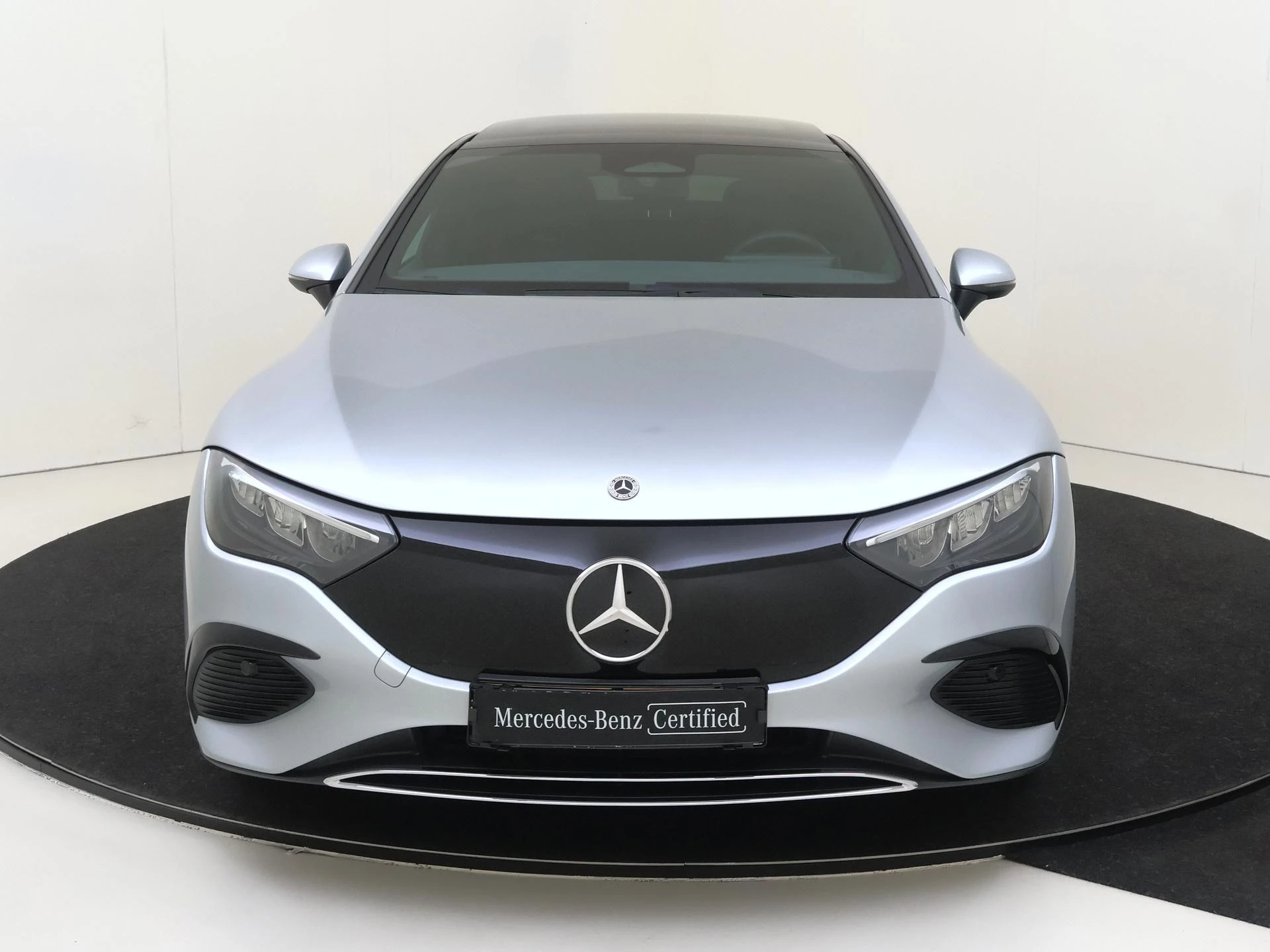 Mercedes-Benz-EQE-image-5