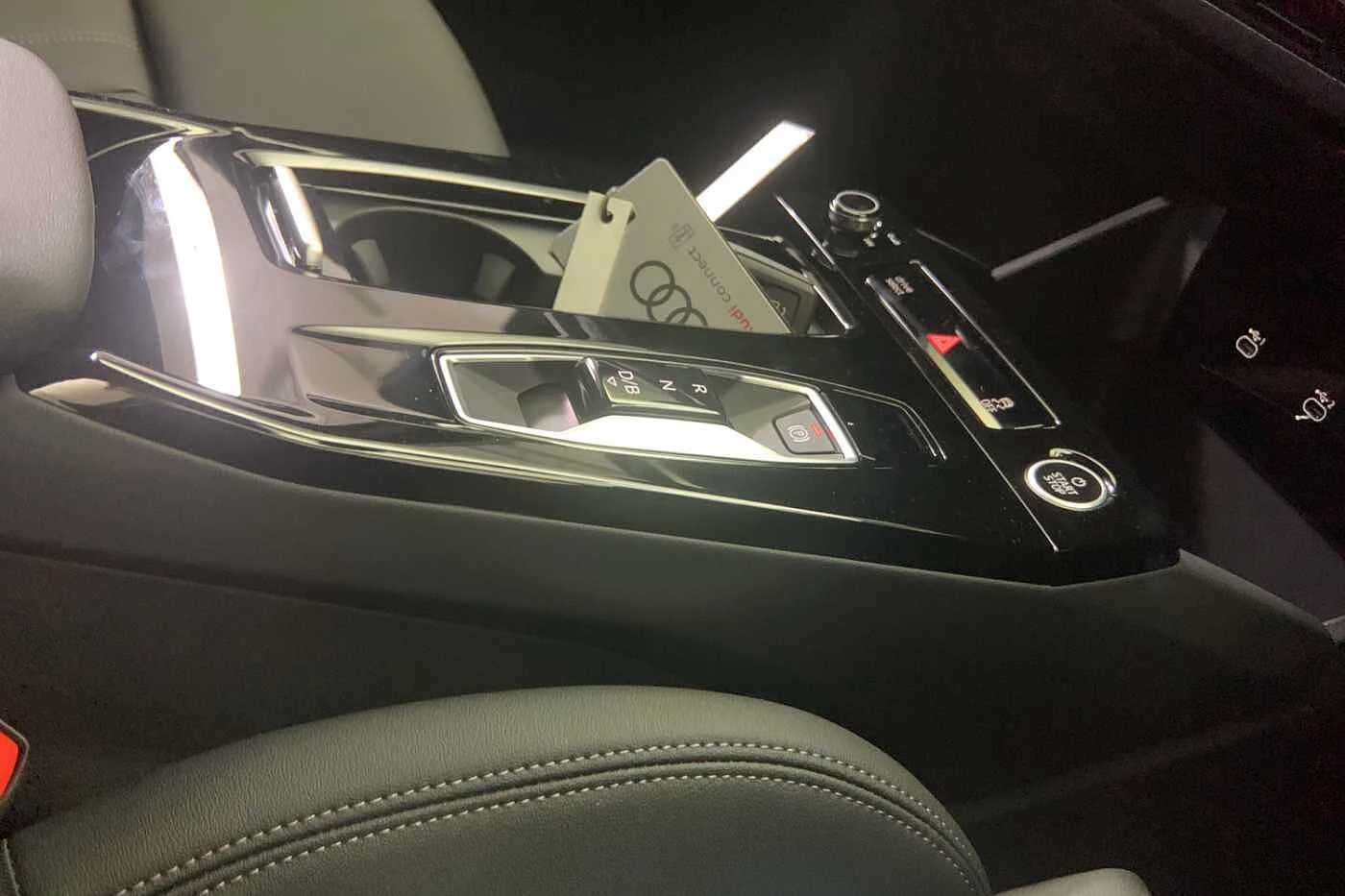 Audi-Q6 e-tron-image-7
