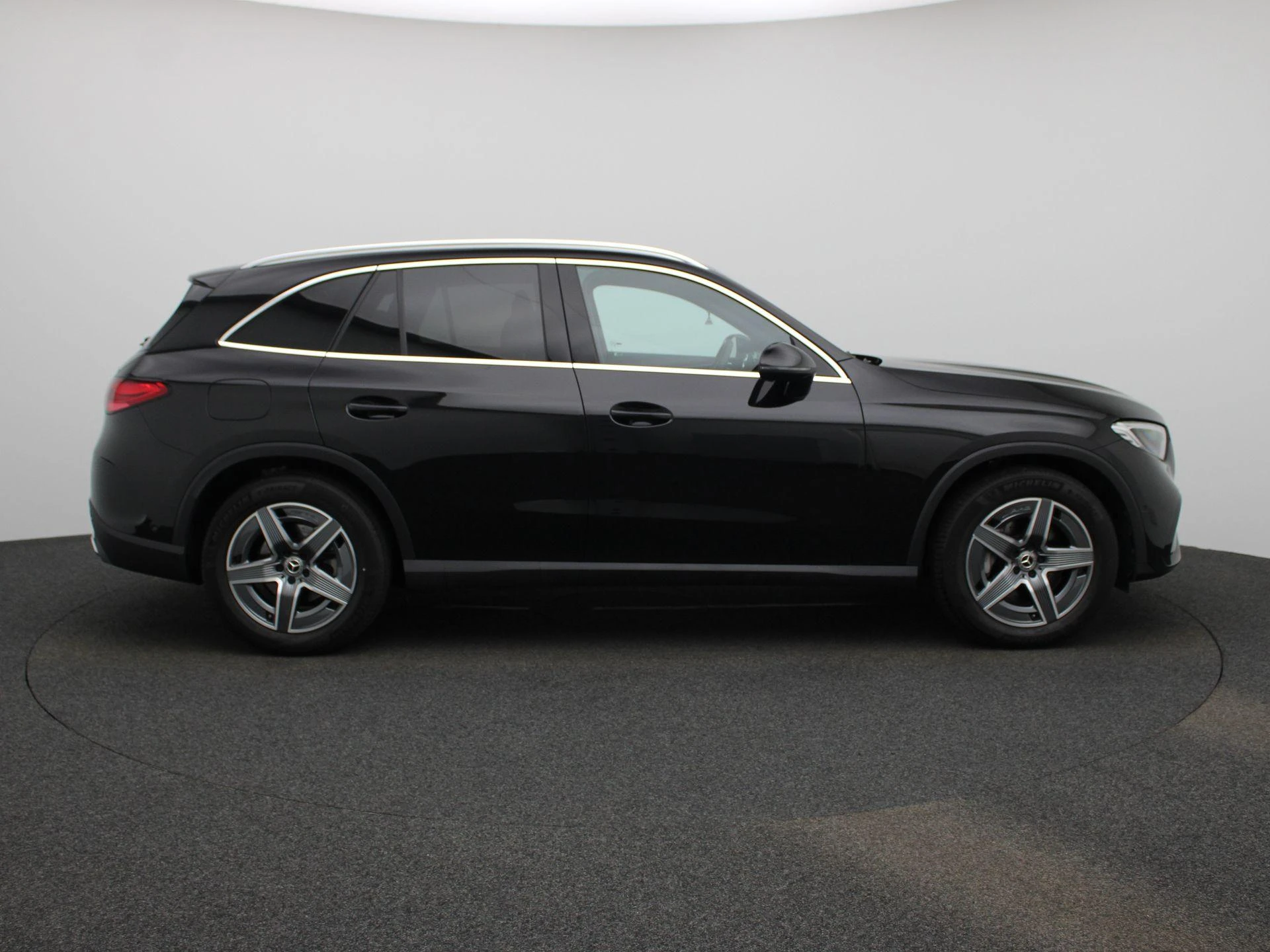 Mercedes-Benz-GLC-image-5