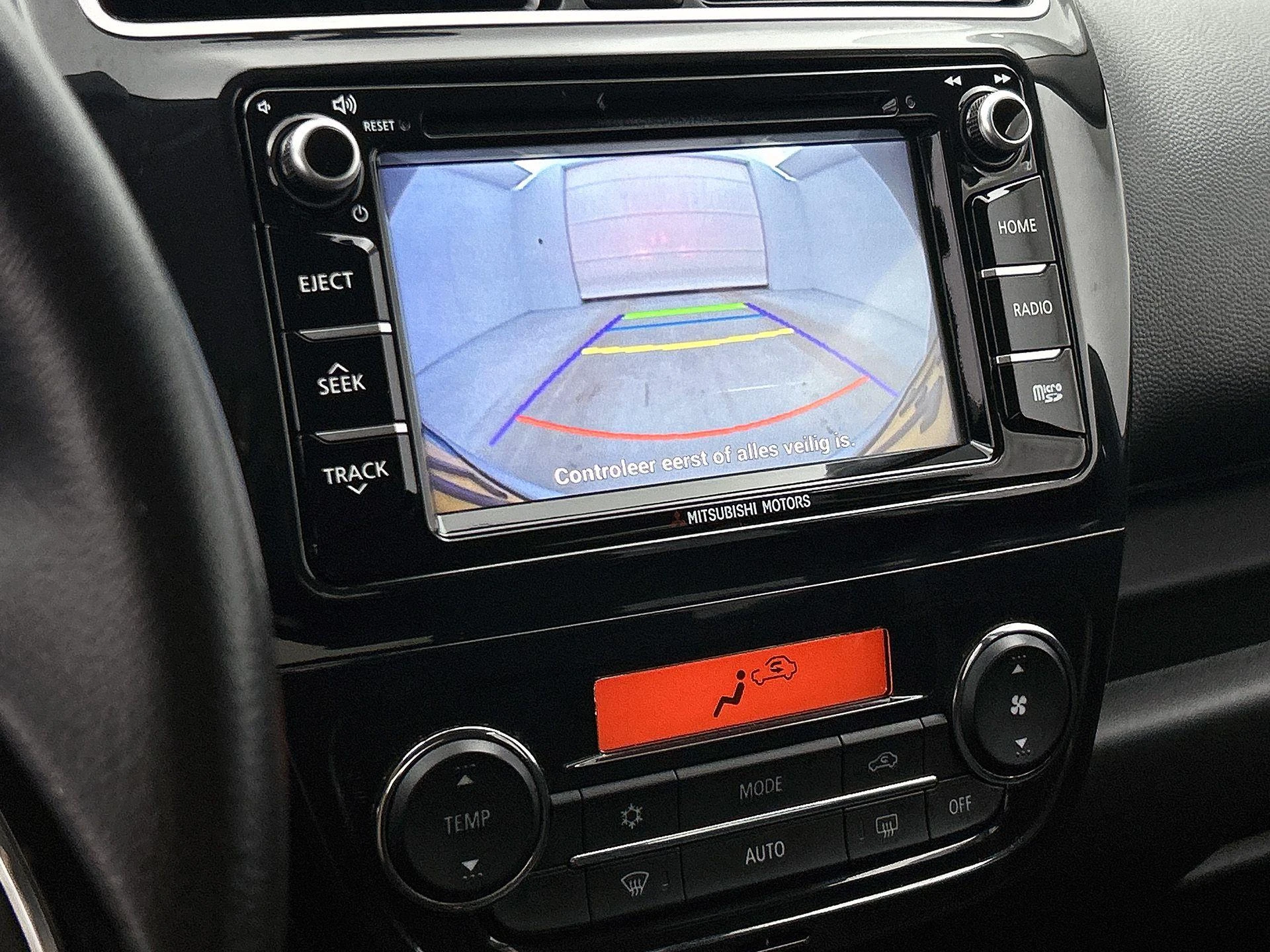 Mitsubishi-Space Star-image-11