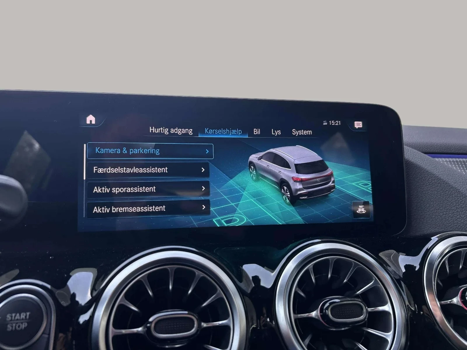 Mercedes-Benz-EQA-image-17
