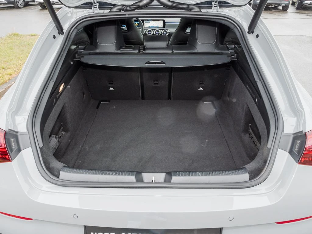Mercedes-Benz-CLA 220 d-image-13