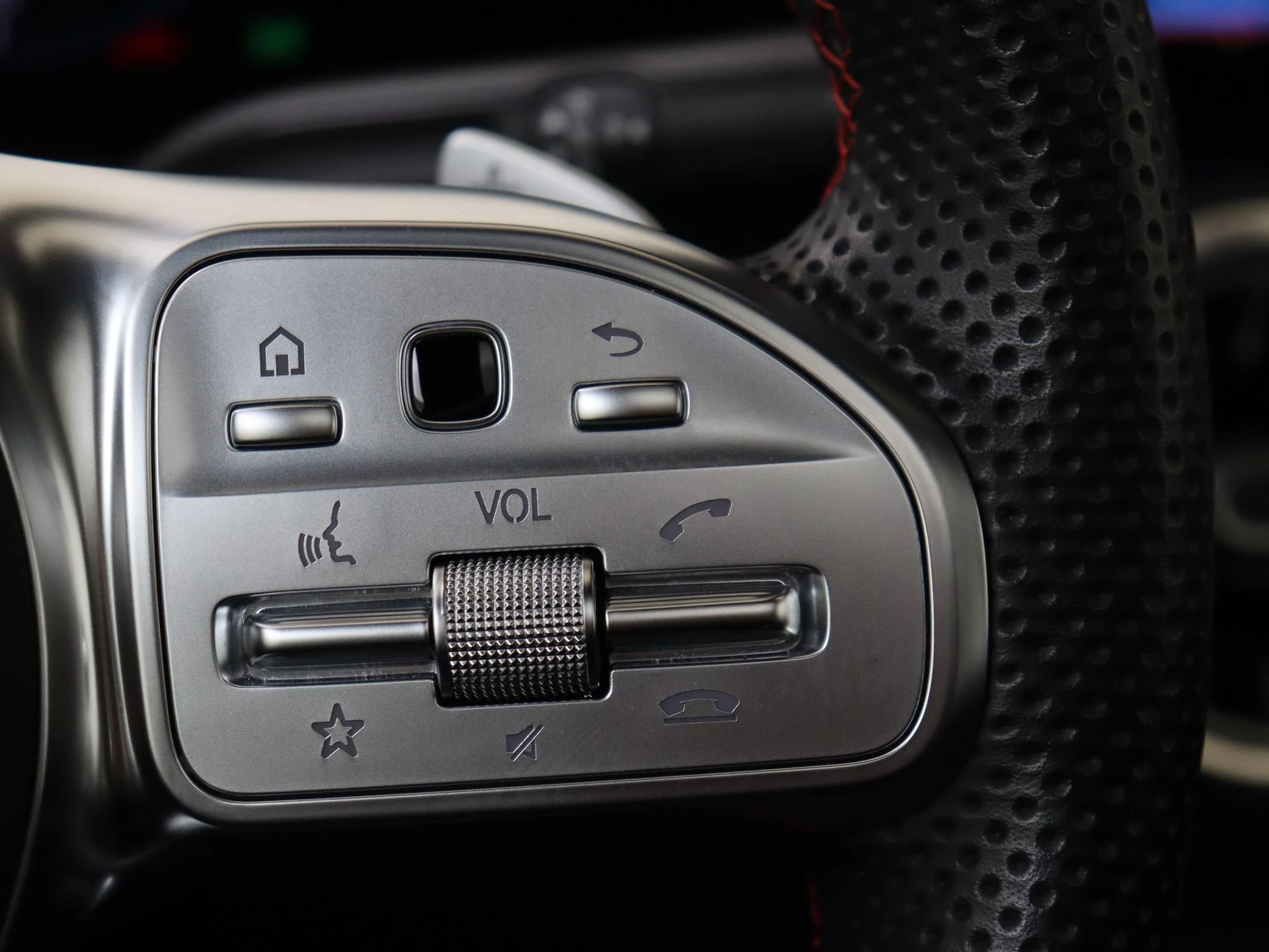 Mercedes-Benz-EQA-image-14