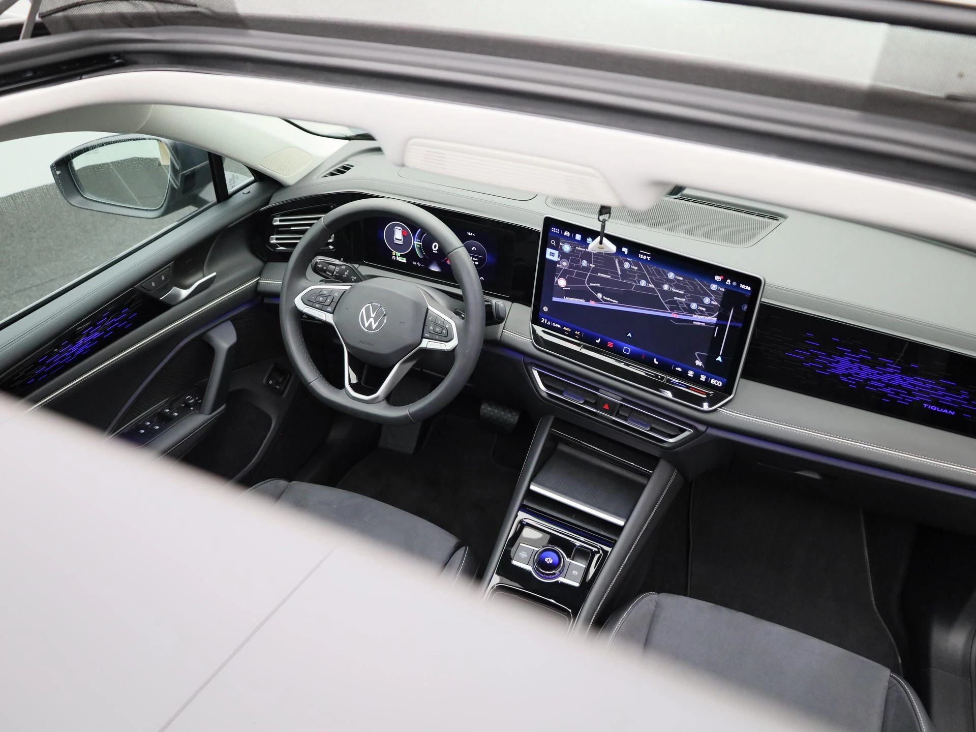 Volkswagen-Tiguan-image-40