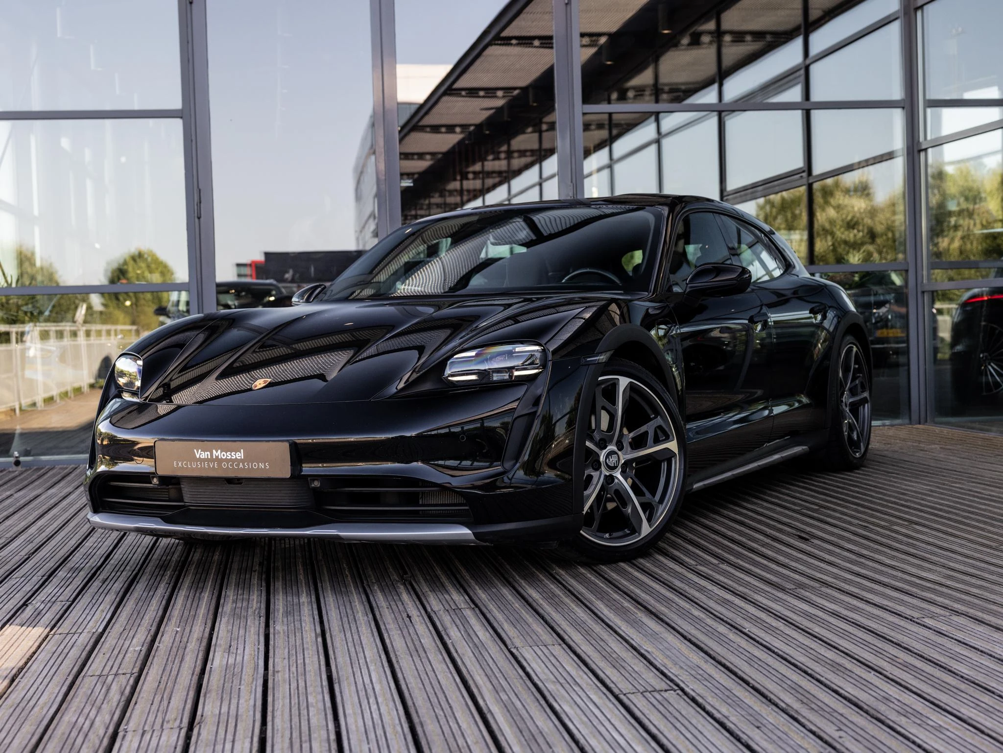 Porsche-Taycan-image-10