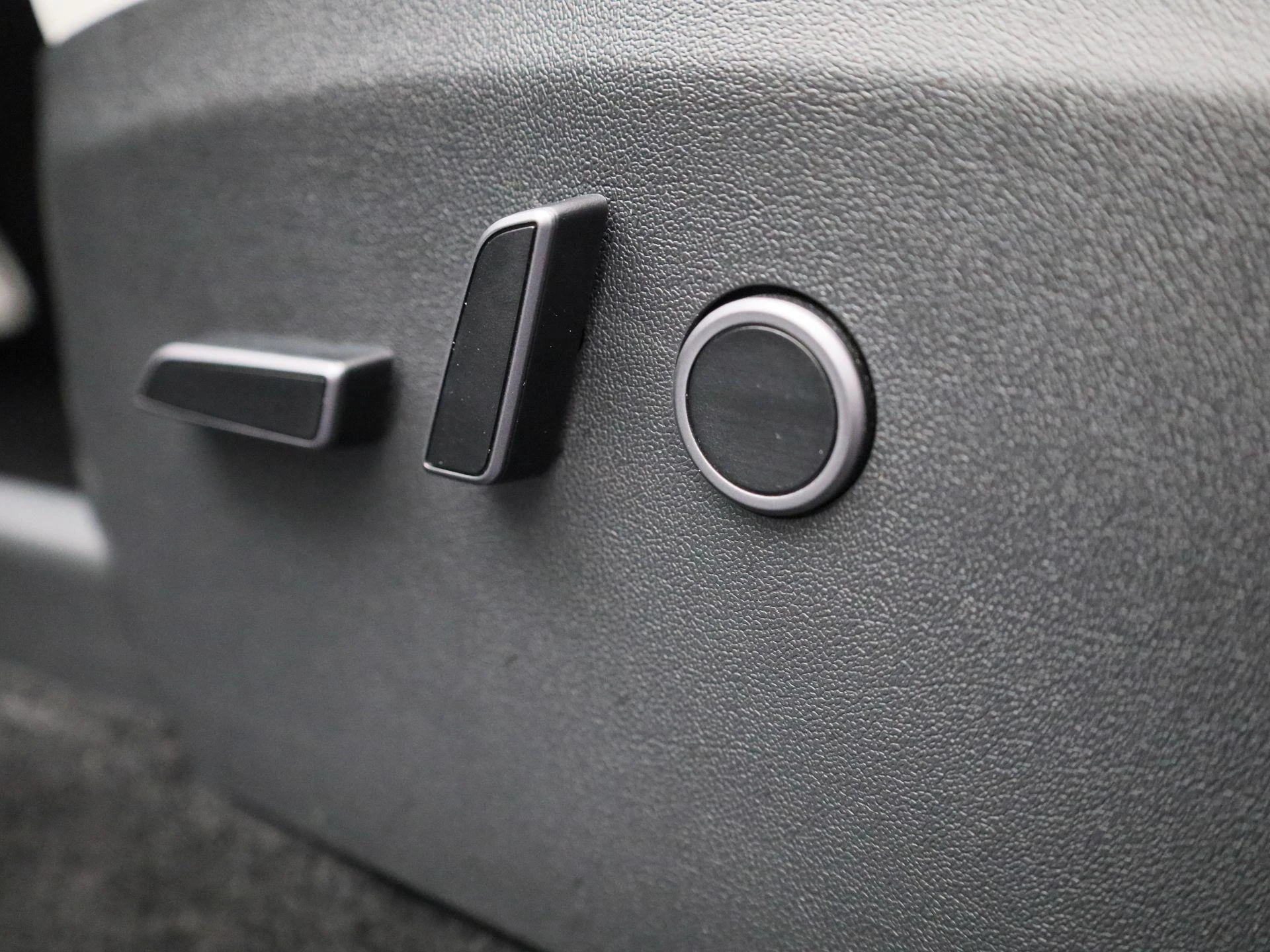 Tesla-Model Y-image-34