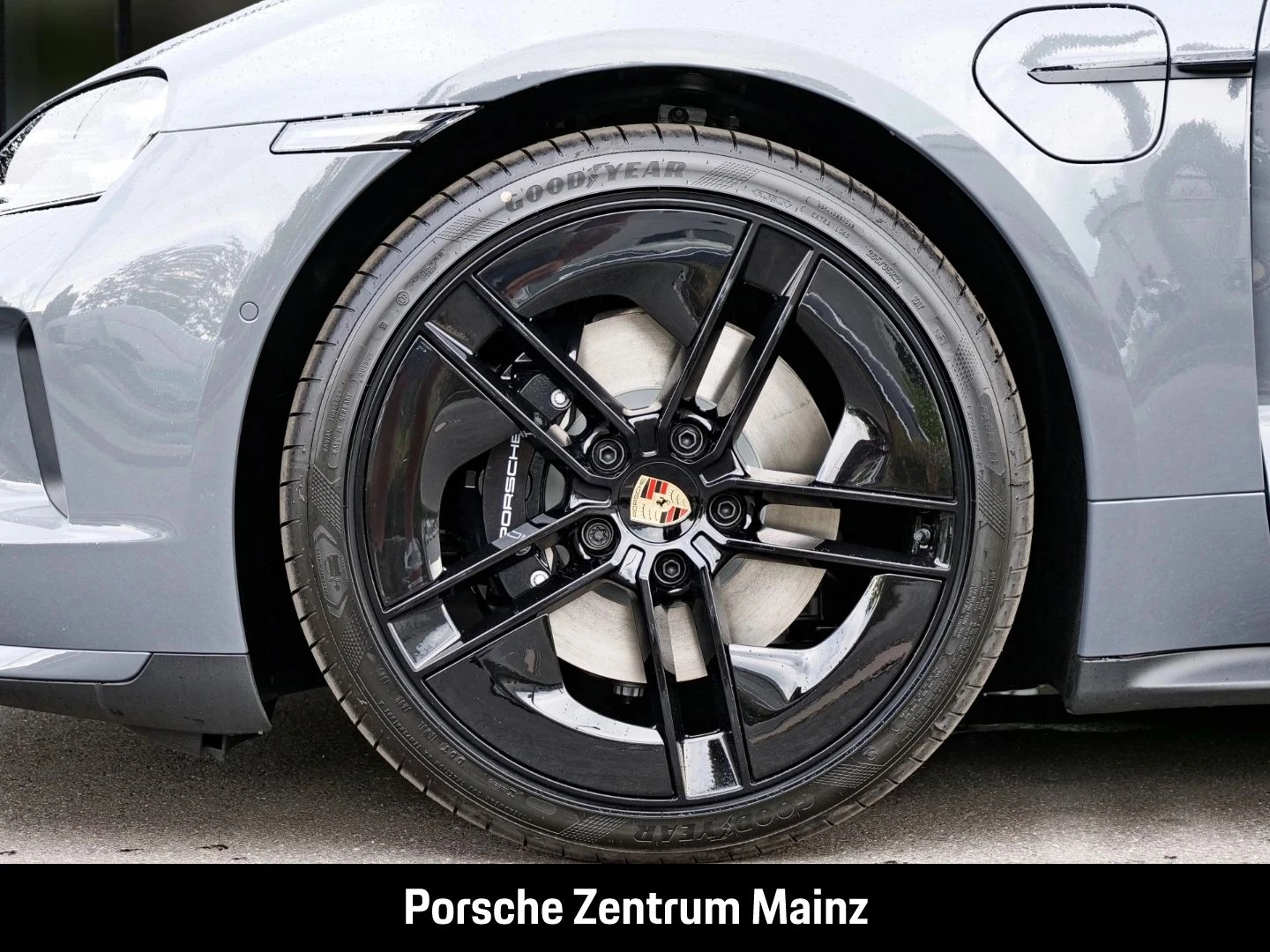 Porsche-Taycan-image-9