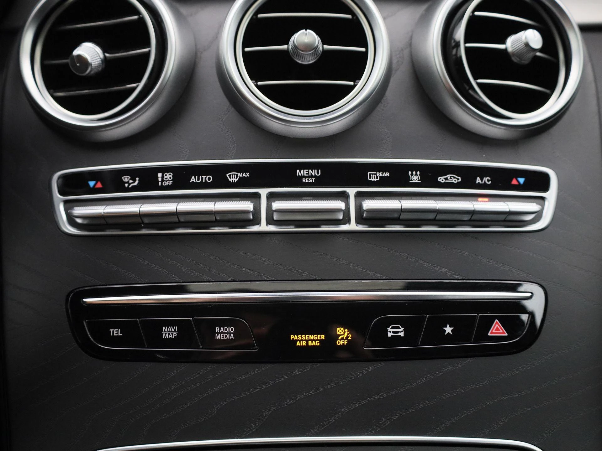 Mercedes-Benz-GLC-image-17