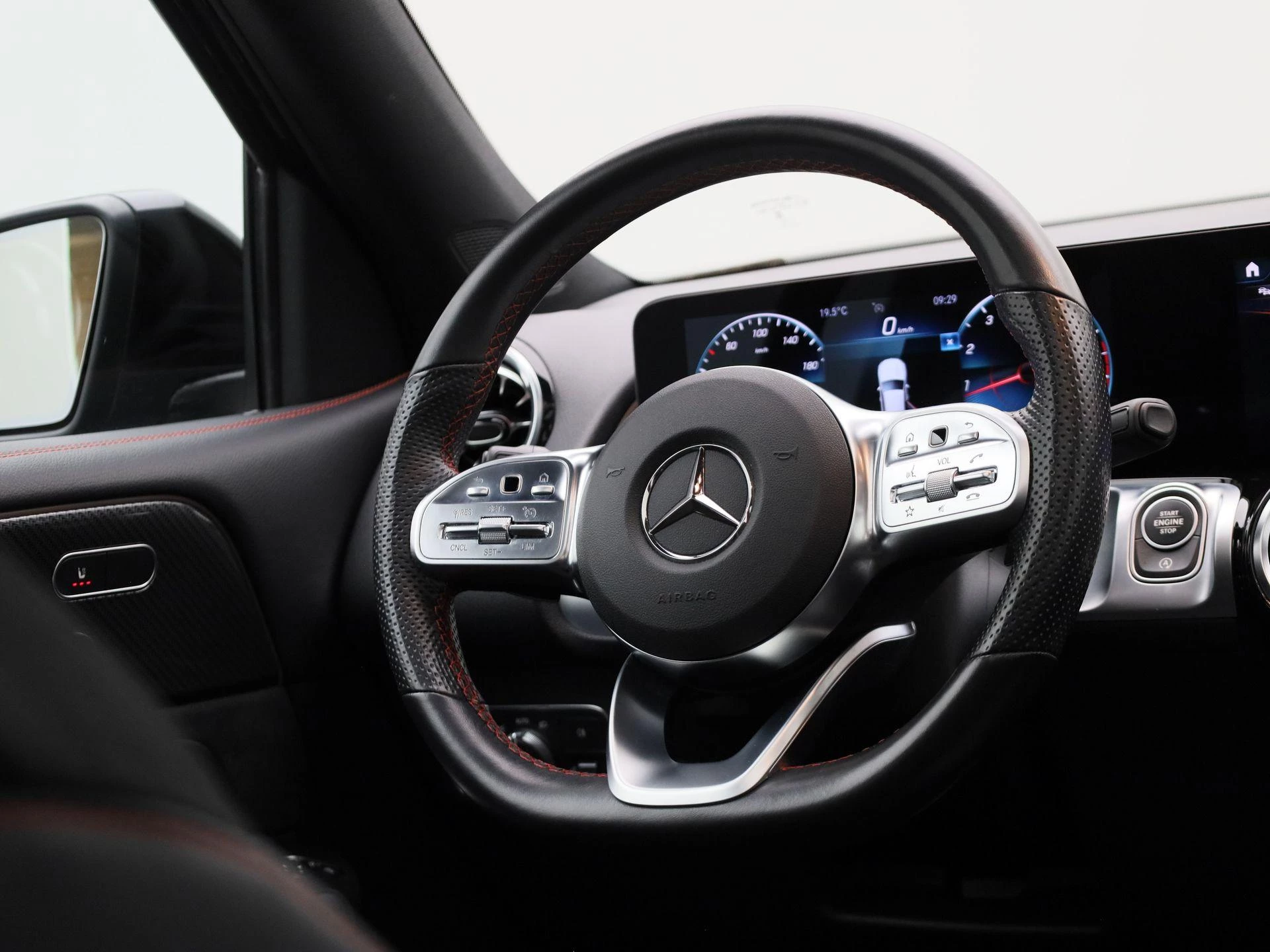 Mercedes-Benz GLB 200 4MATIC AMG Line