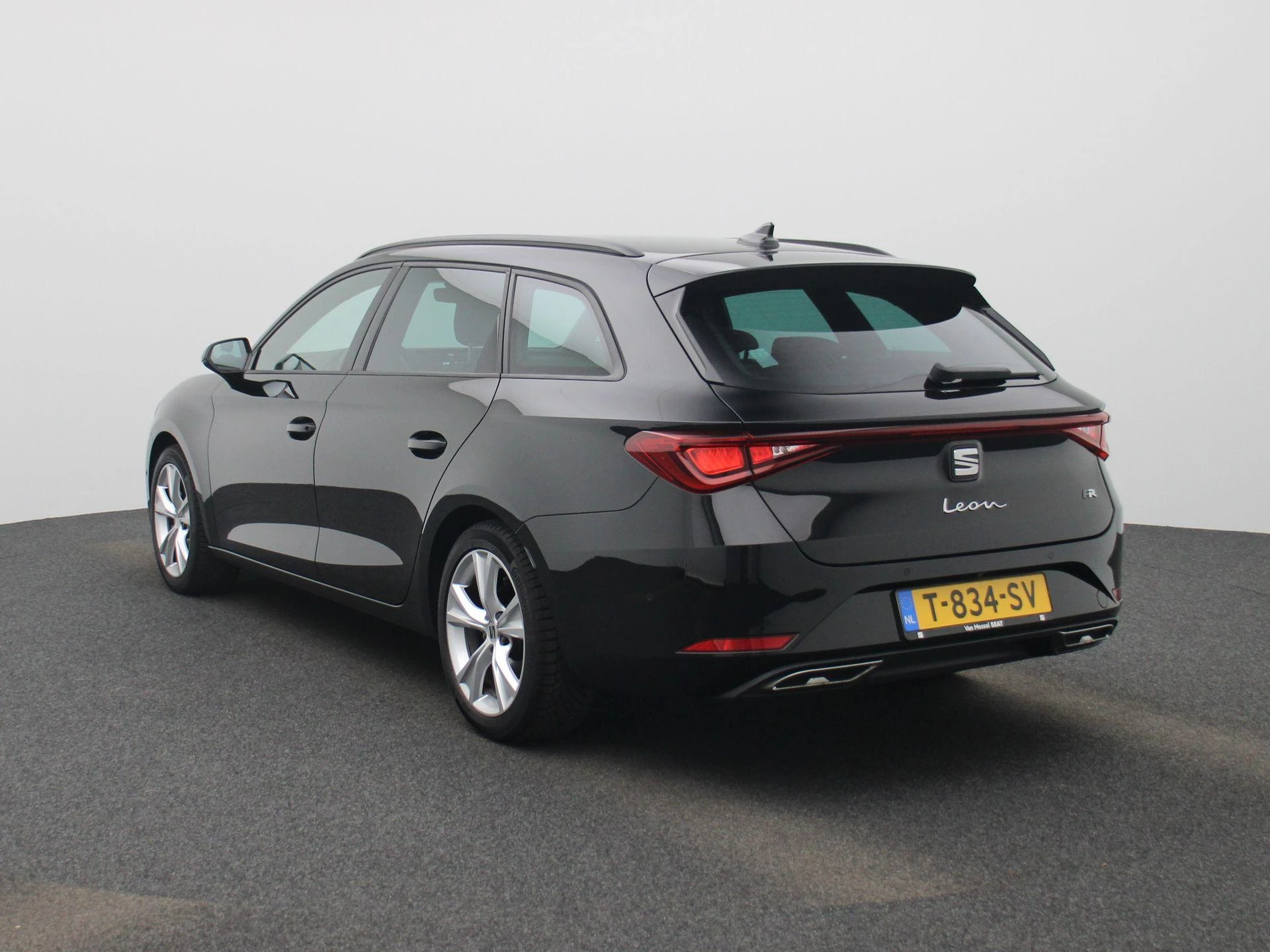SEAT-Leon-image-1
