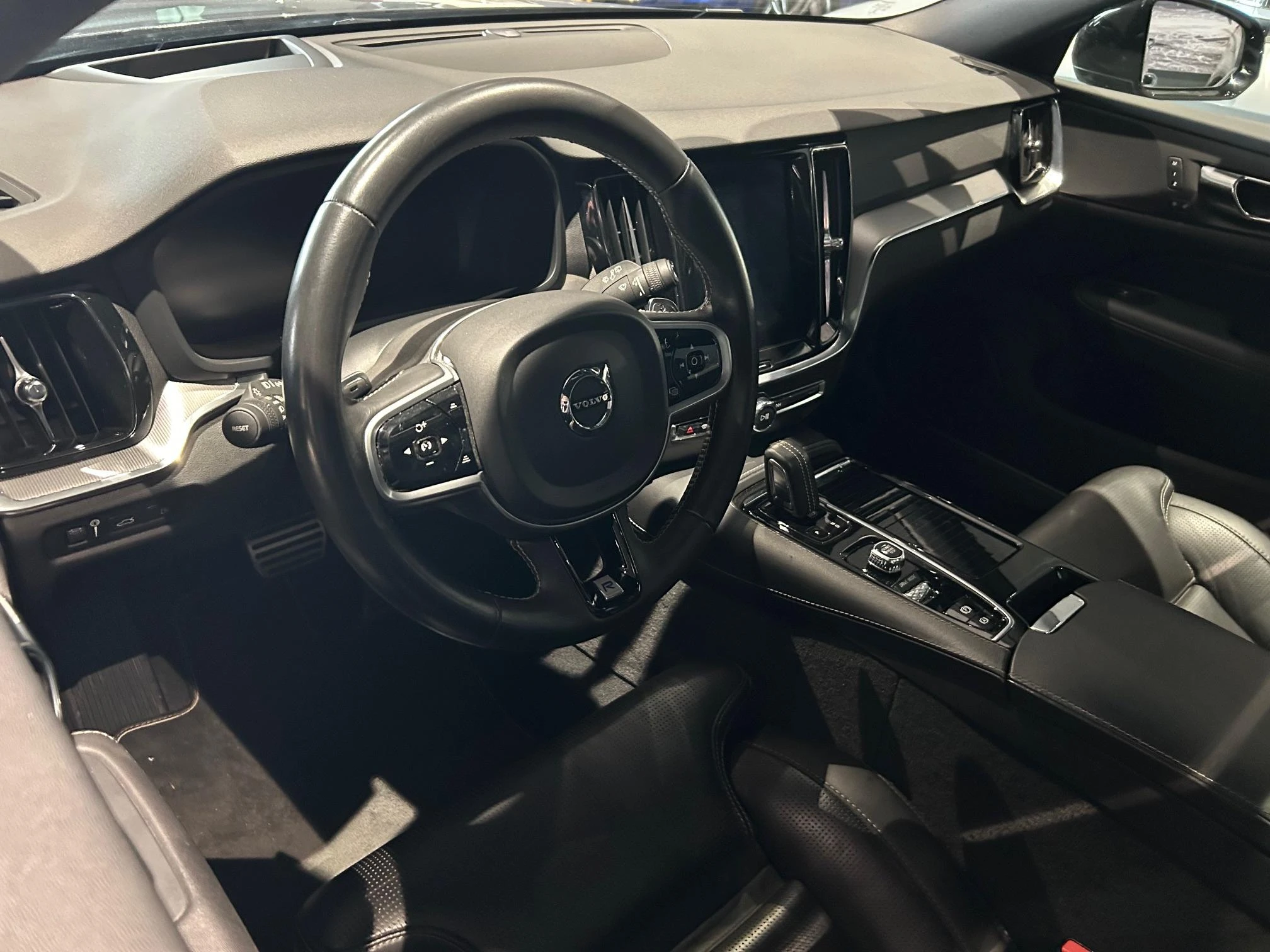 Volvo-V60-image-2