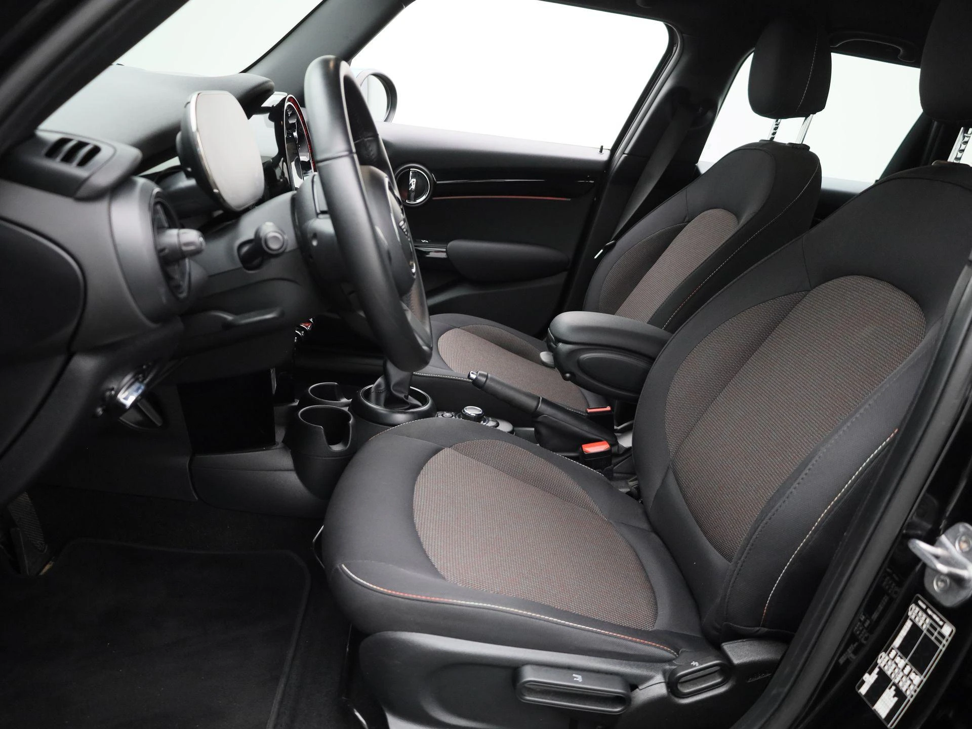 MINI-Cooper-image-11