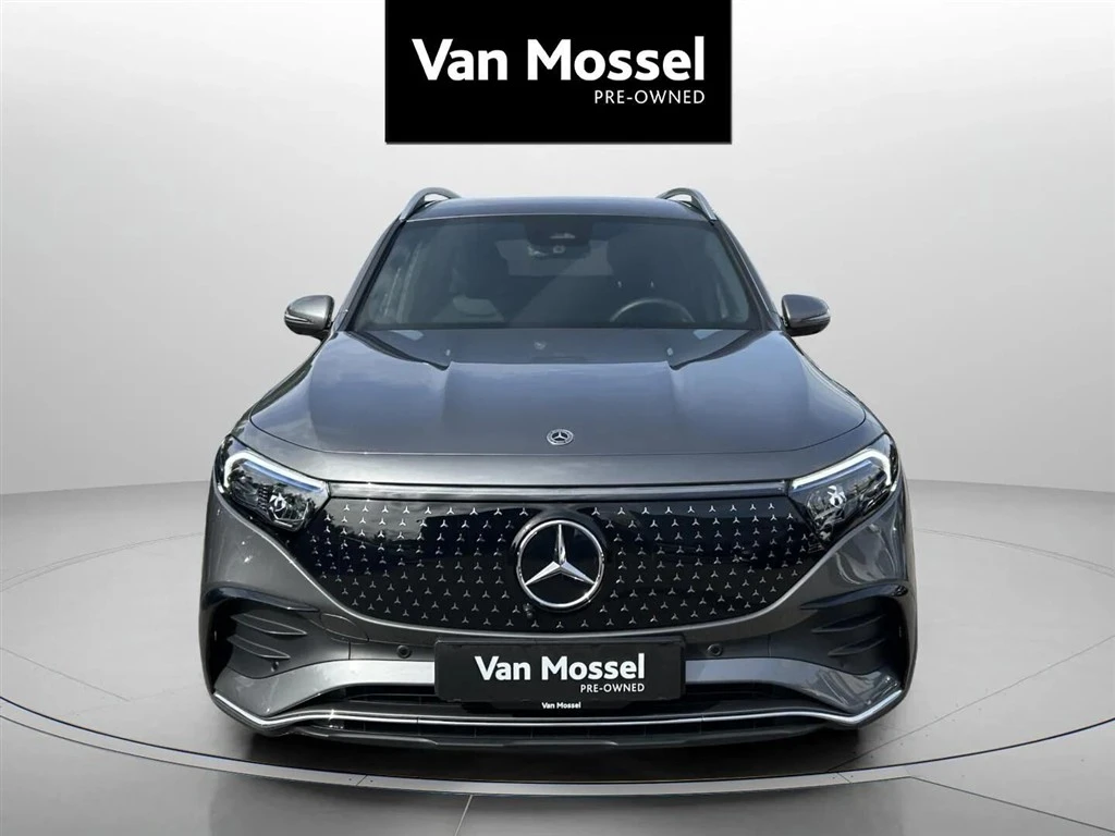 Mercedes-Benz-EQB-image-1