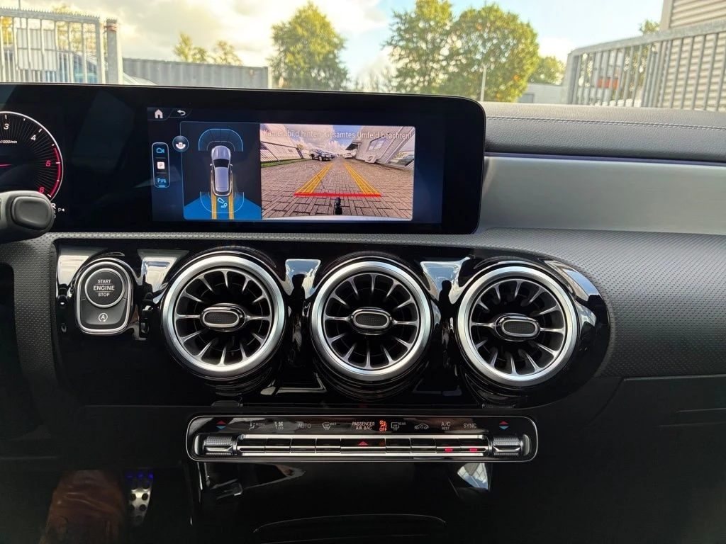 Mercedes-Benz-CLA 200 d-image-19