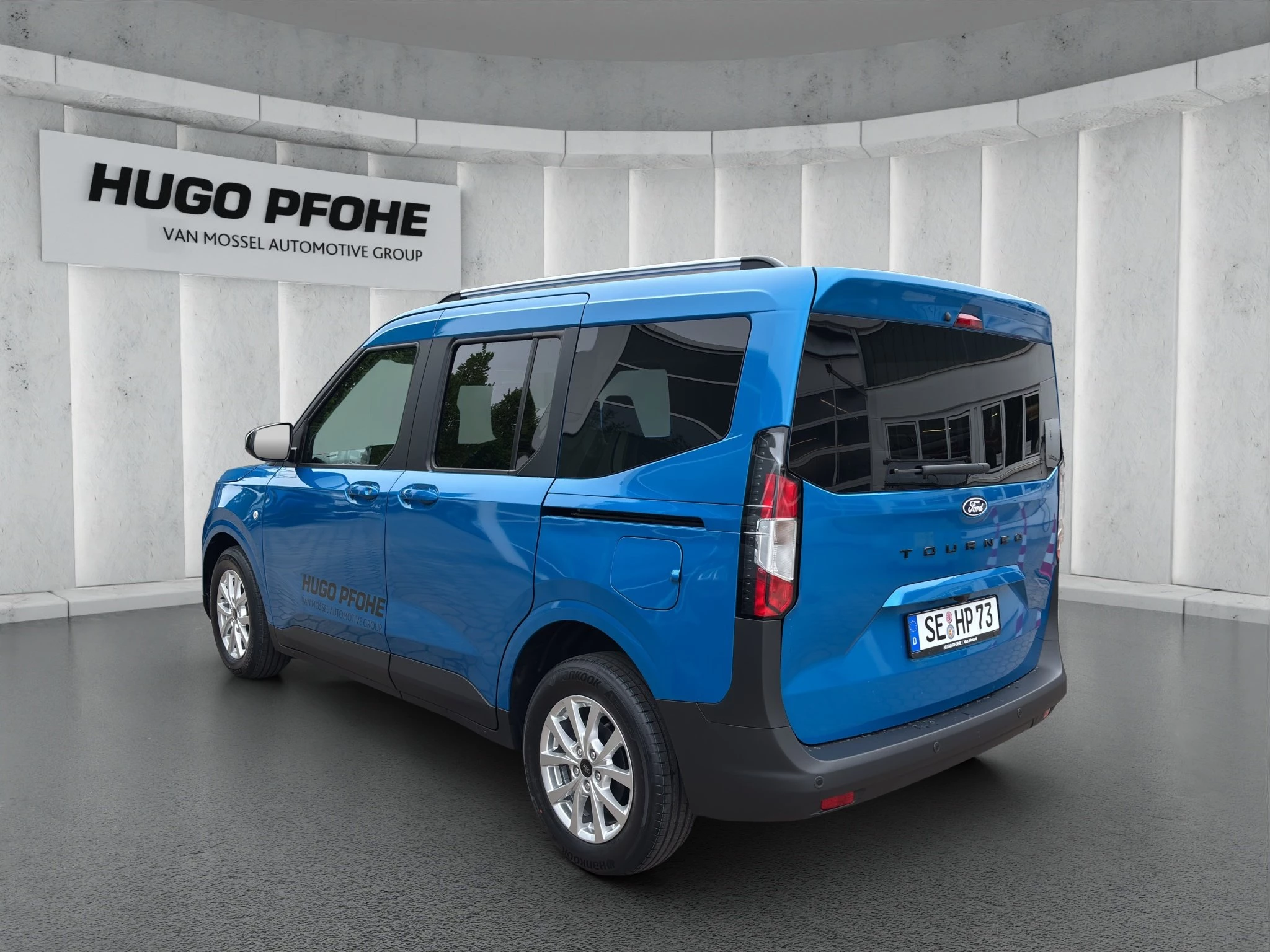 Ford Tourneo Courier Titanium 1.0 EcoBoost 92 kW Auto Kompaktvan. 5-türig