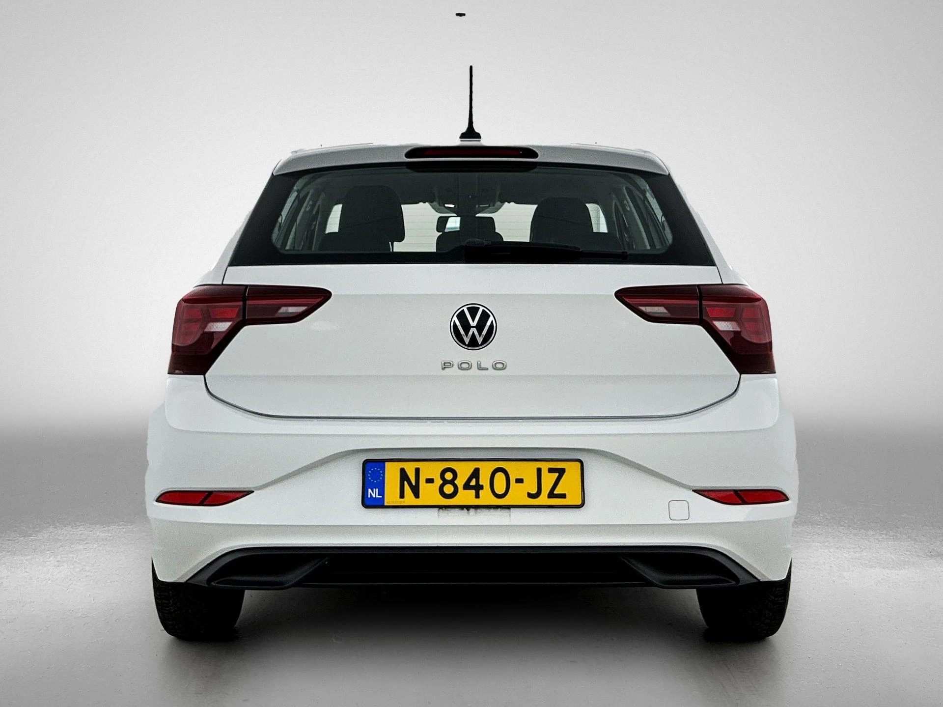 Volkswagen-Polo-image-2