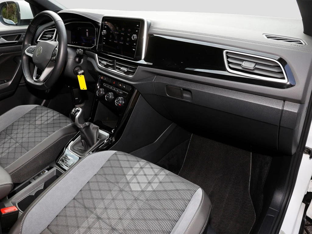 Volkswagen-T-Roc-image-7
