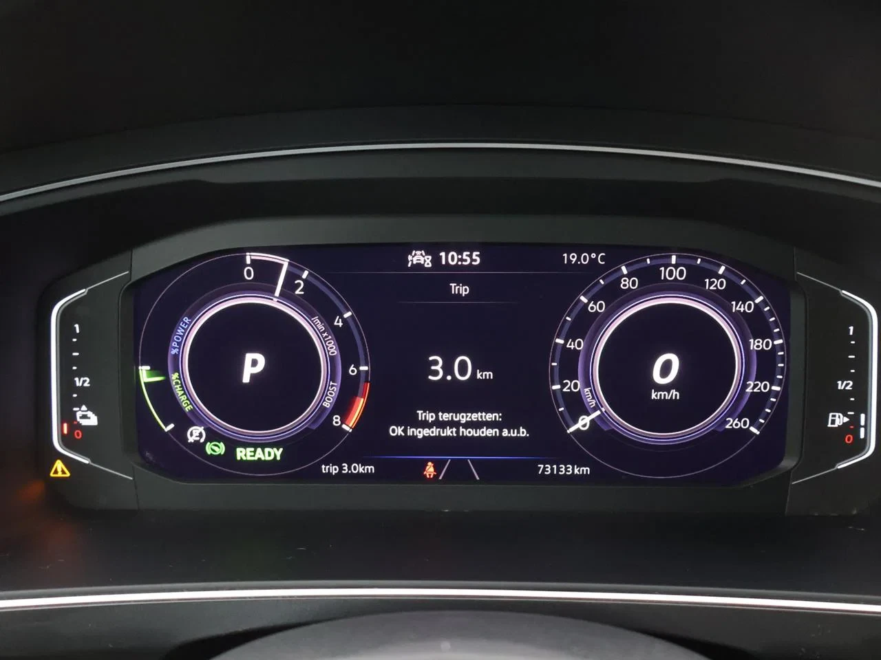 Volkswagen-Tiguan-image-12