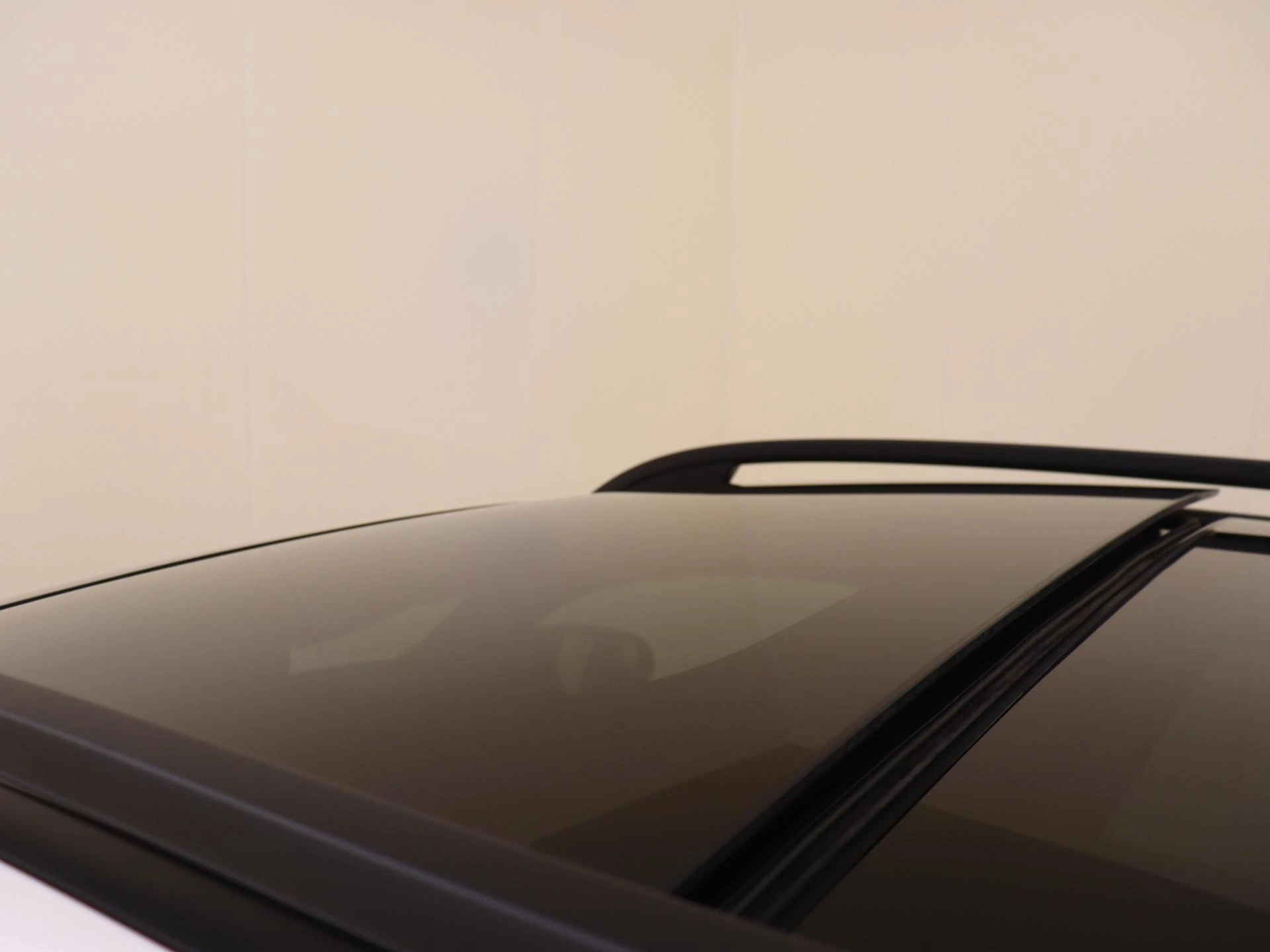 Mercedes-Benz-EQB-image-26