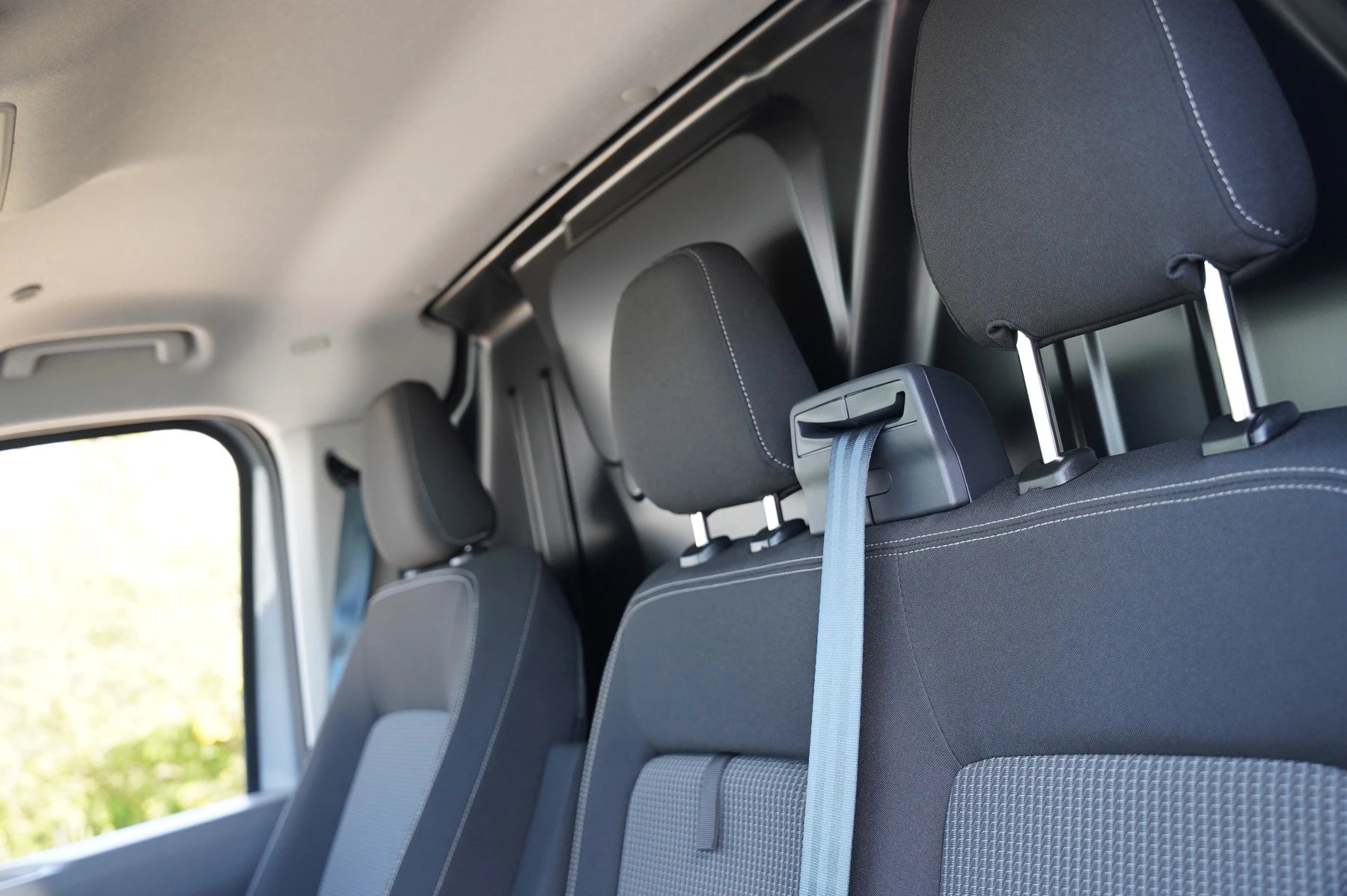 Volkswagen-Transporter-image-7