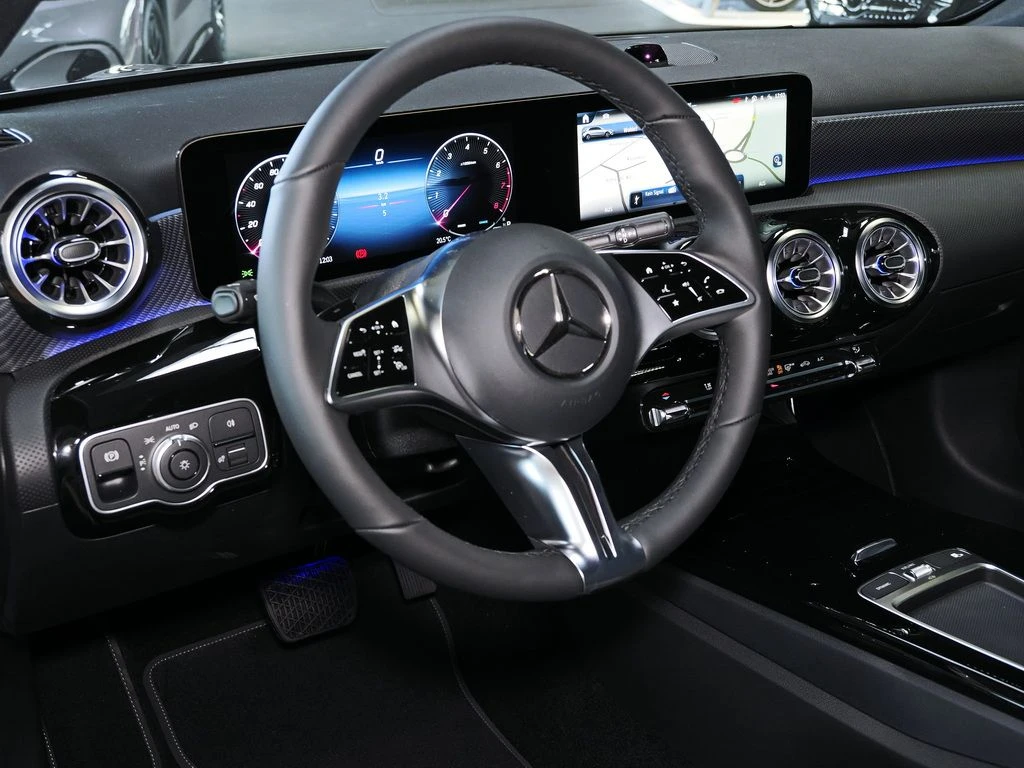 Mercedes-Benz-A-Klasse 180-image-6