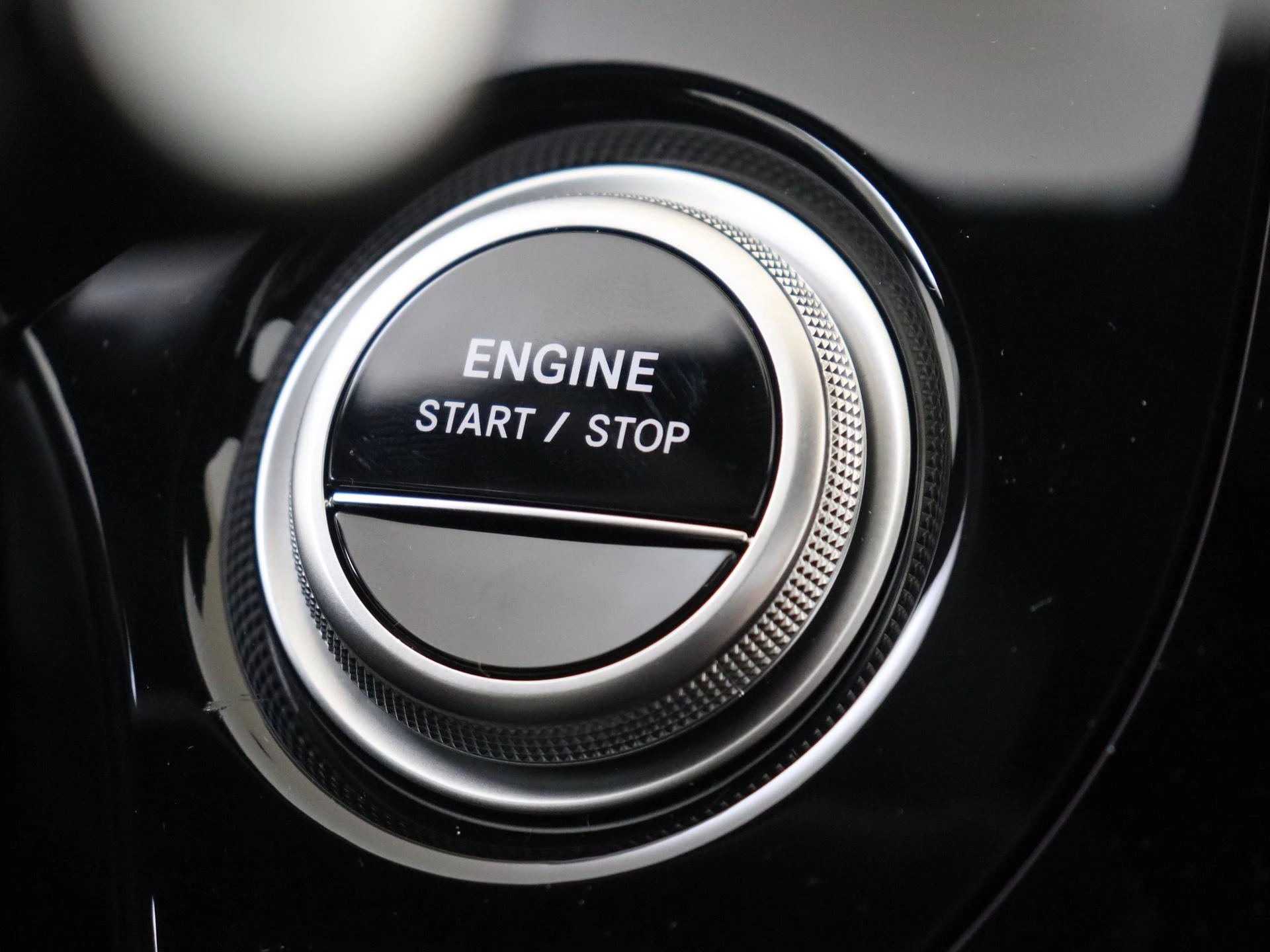 Mercedes-Benz-E-Klasse-image-20