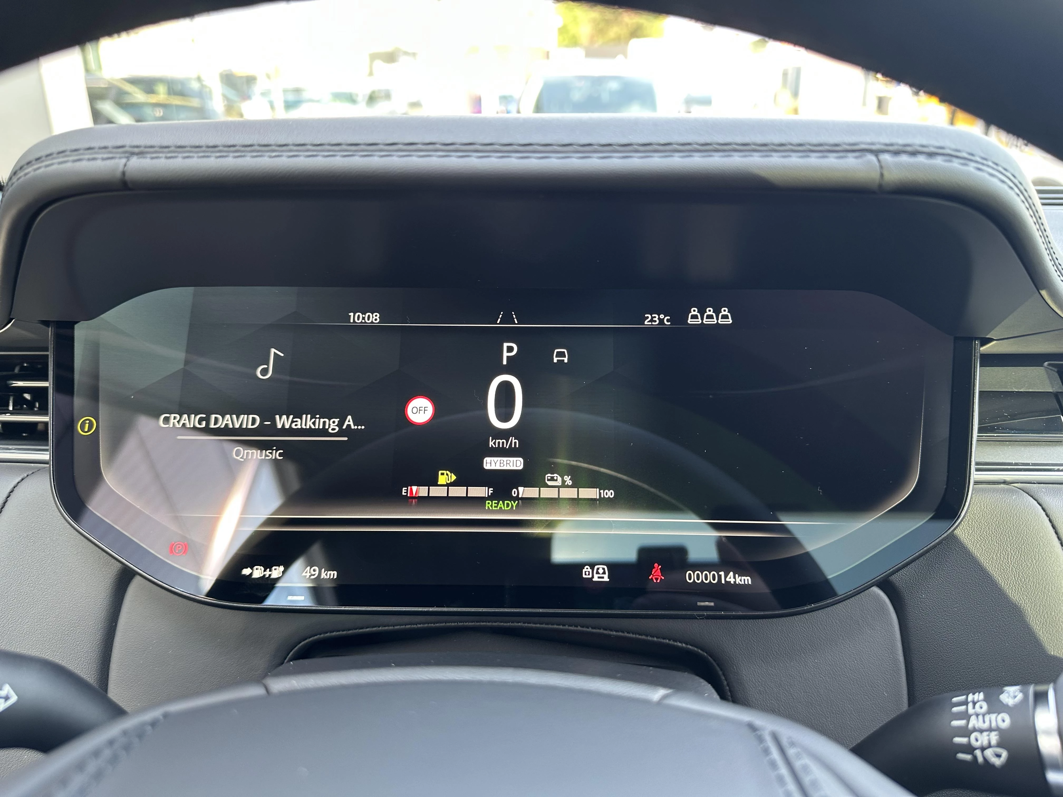 Land Rover-Range Rover-image-16