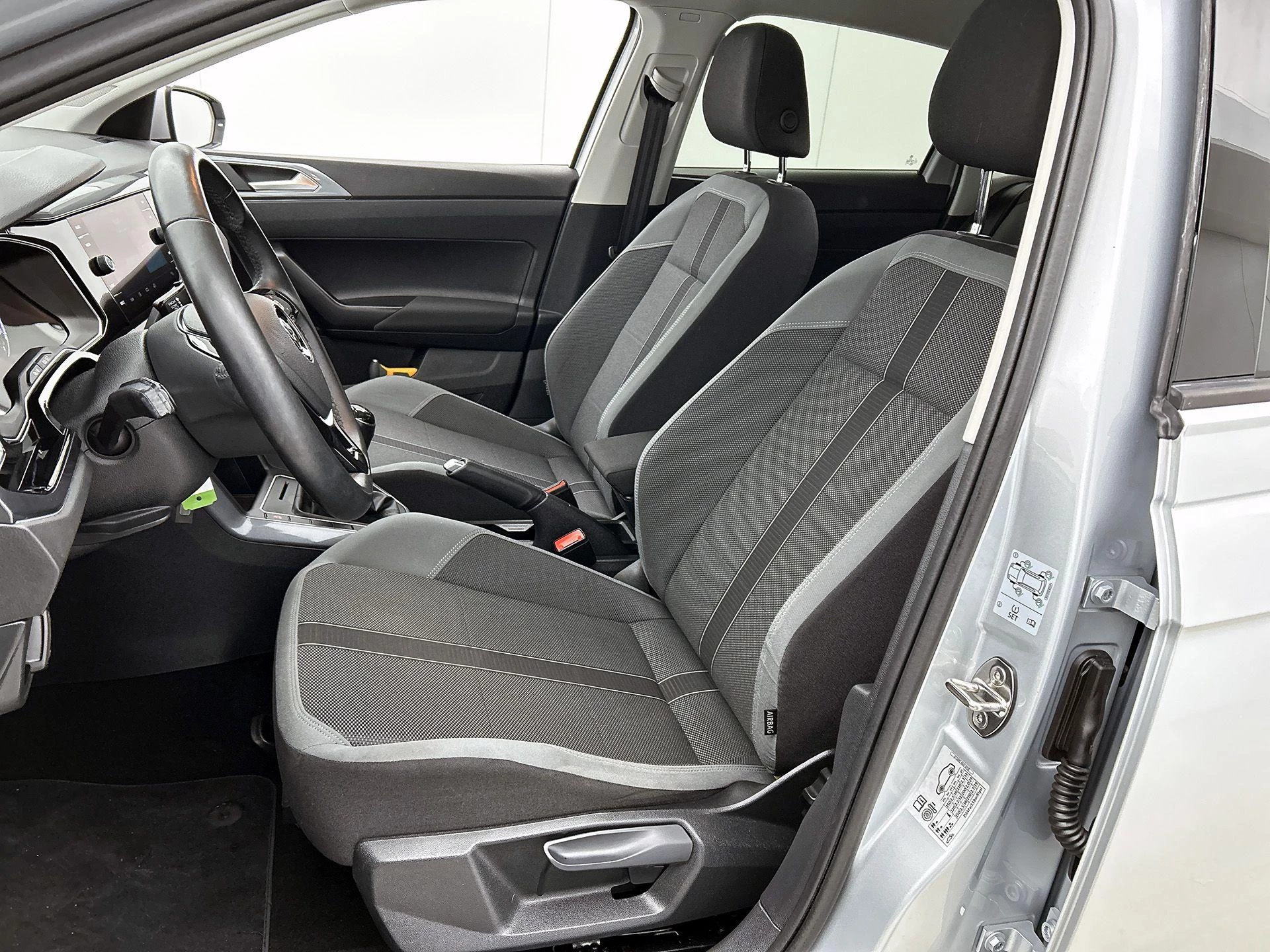 Volkswagen-Polo-image-39