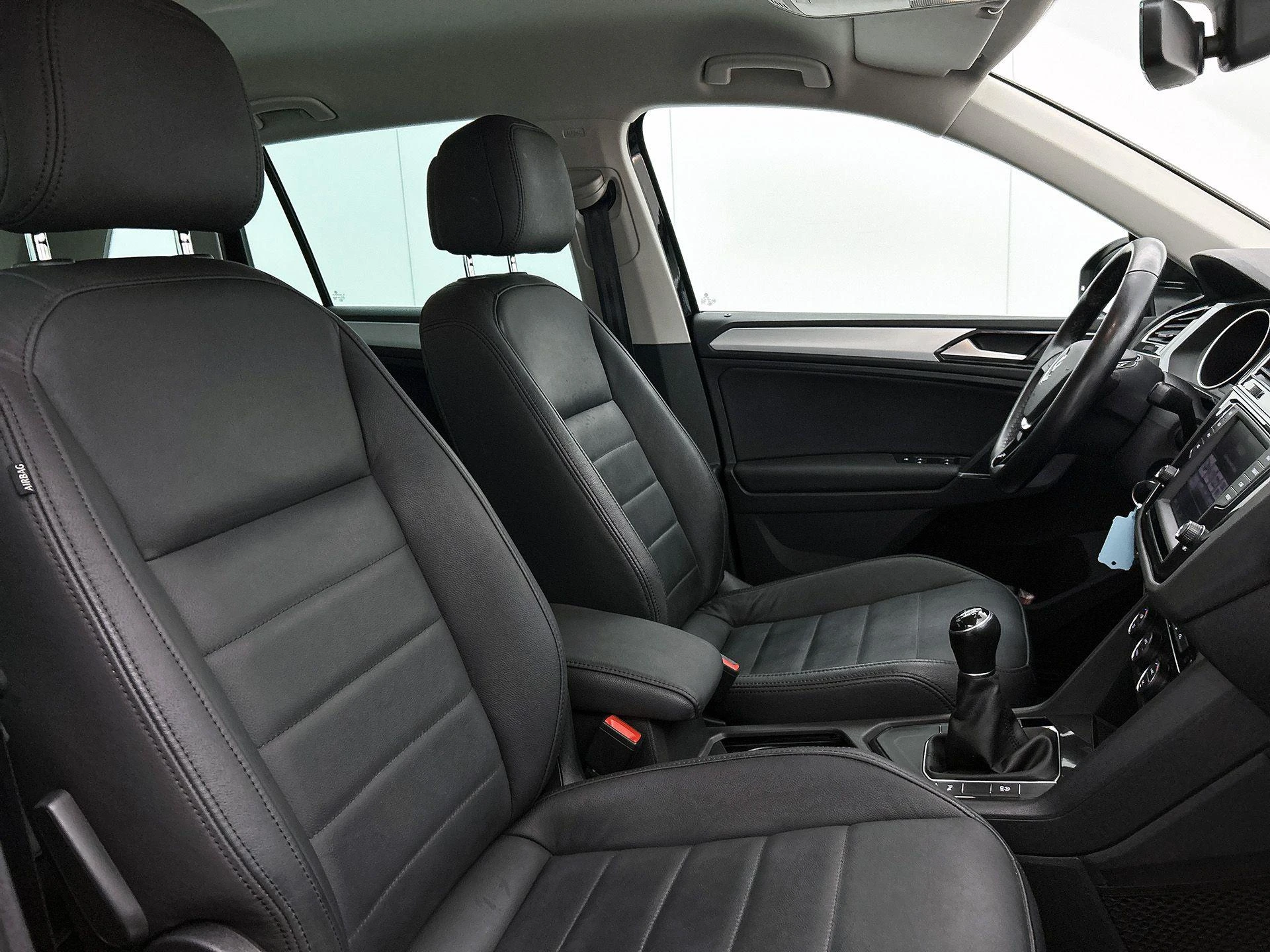 Volkswagen-Tiguan-image-32