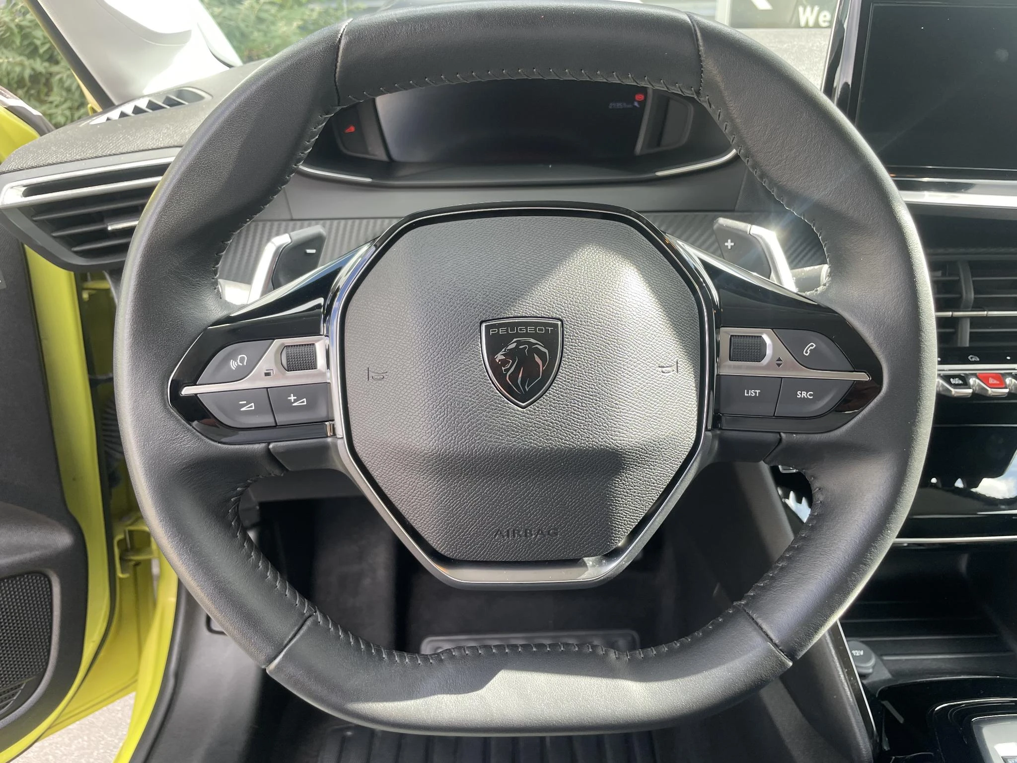 Peugeot-208-image-8