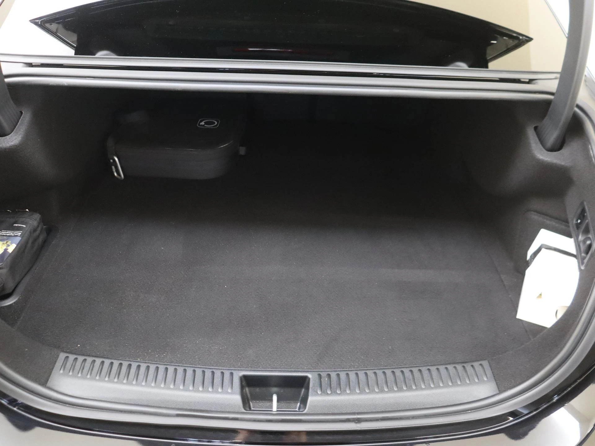 Mercedes-Benz-E-Klasse-image-30