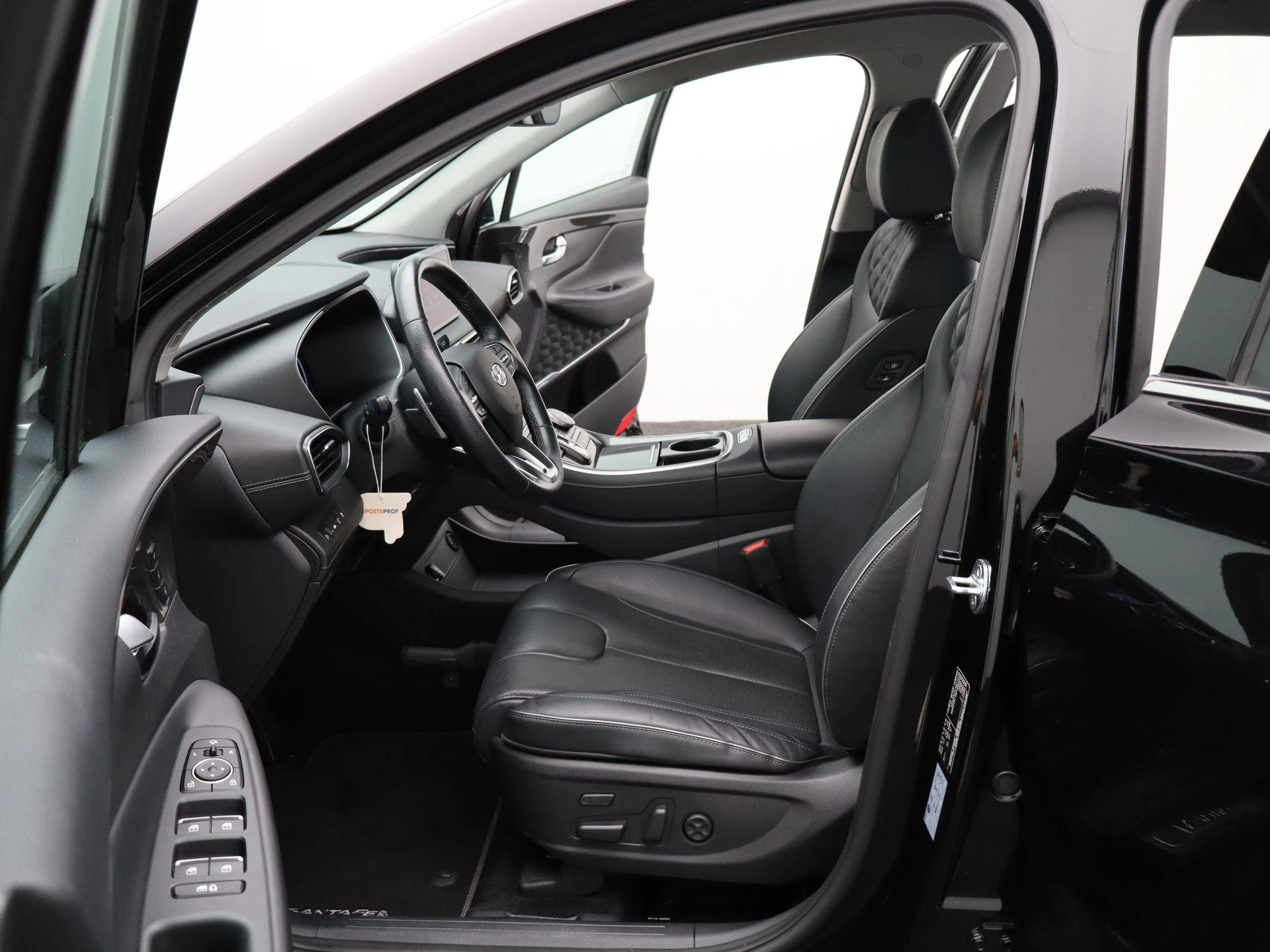 Hyundai-Santa Fe-image-10