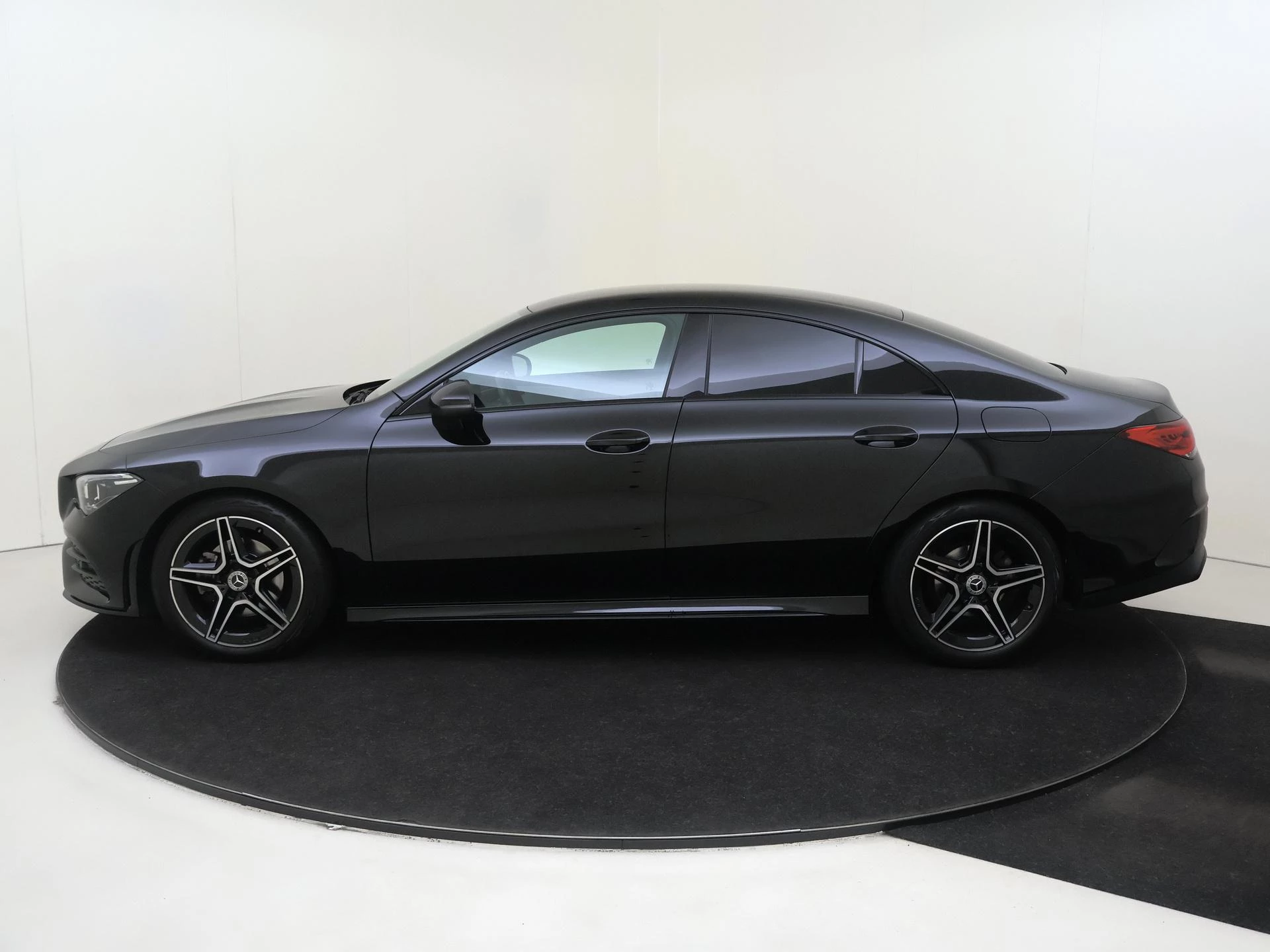 Mercedes-Benz CLA 180 Business Solution AMG