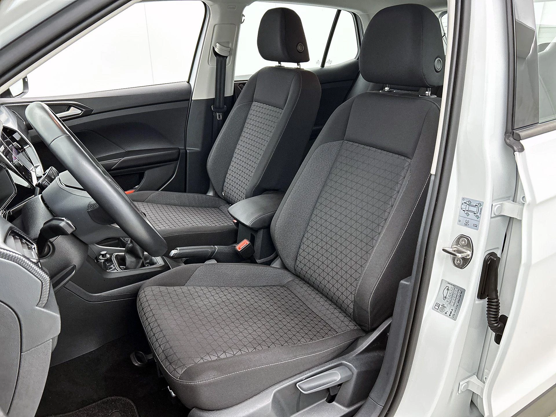 Volkswagen-T-Cross-image-33