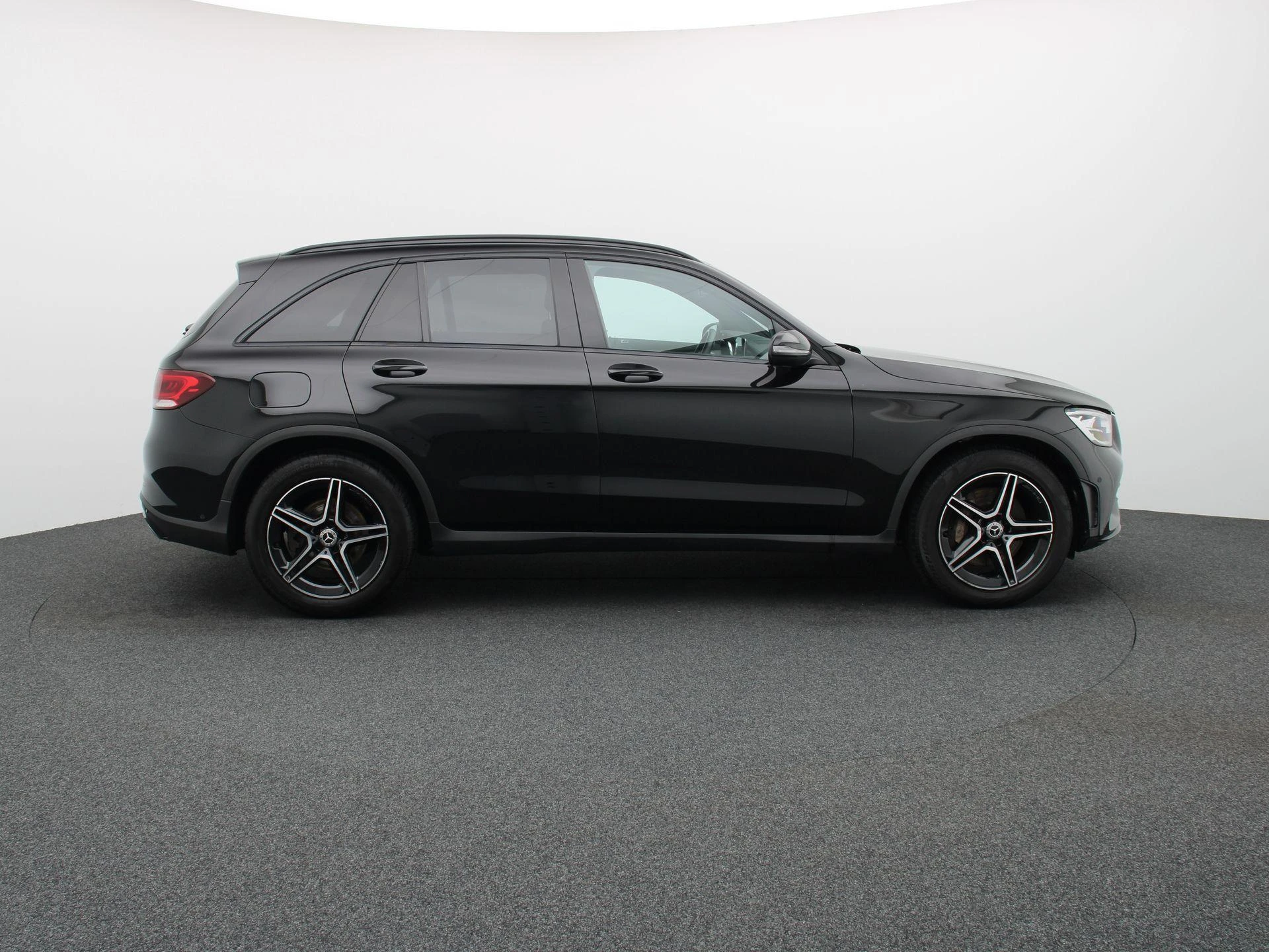 Mercedes-Benz-GLC-image-5
