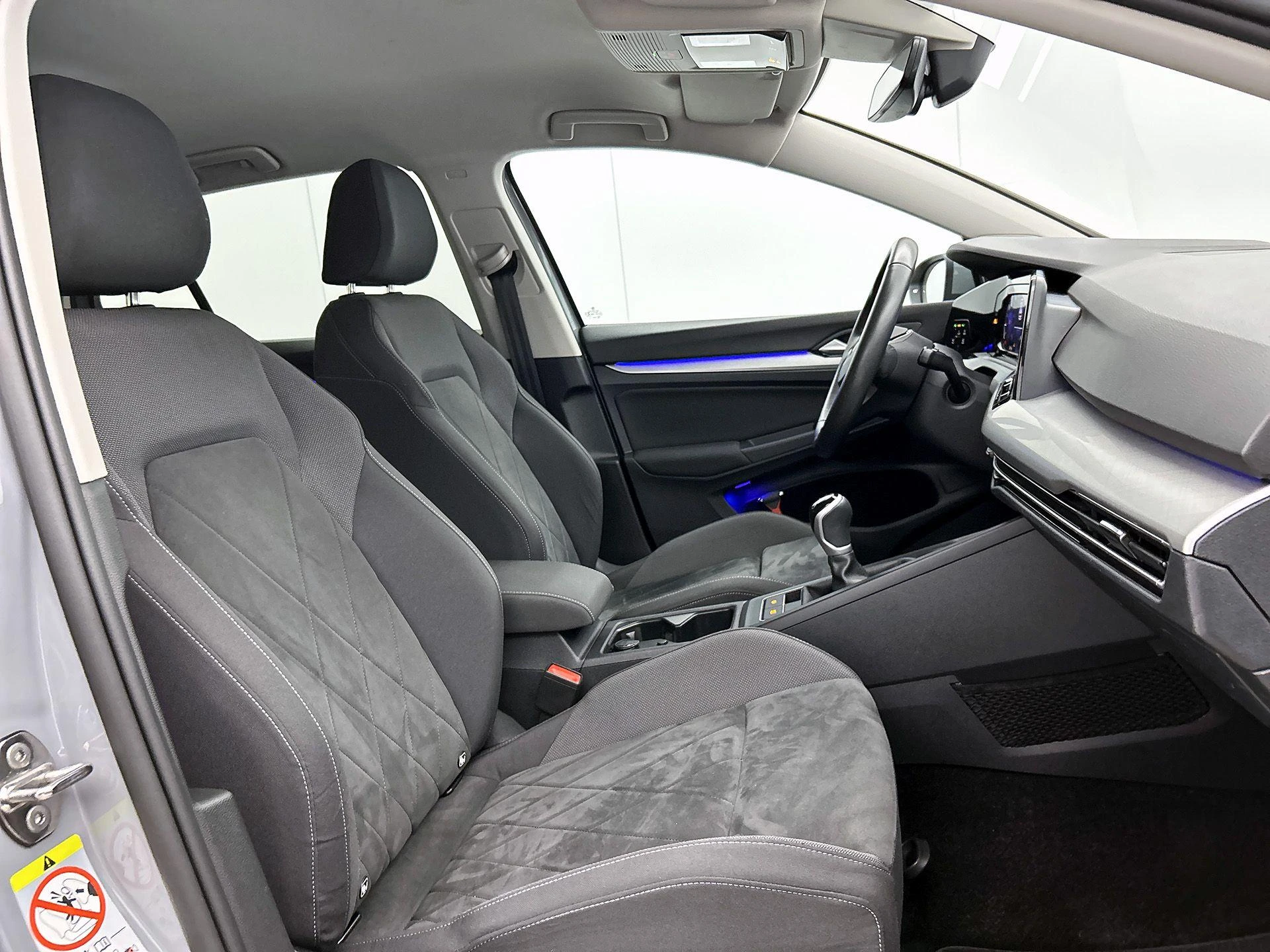 Volkswagen-Golf-image-34