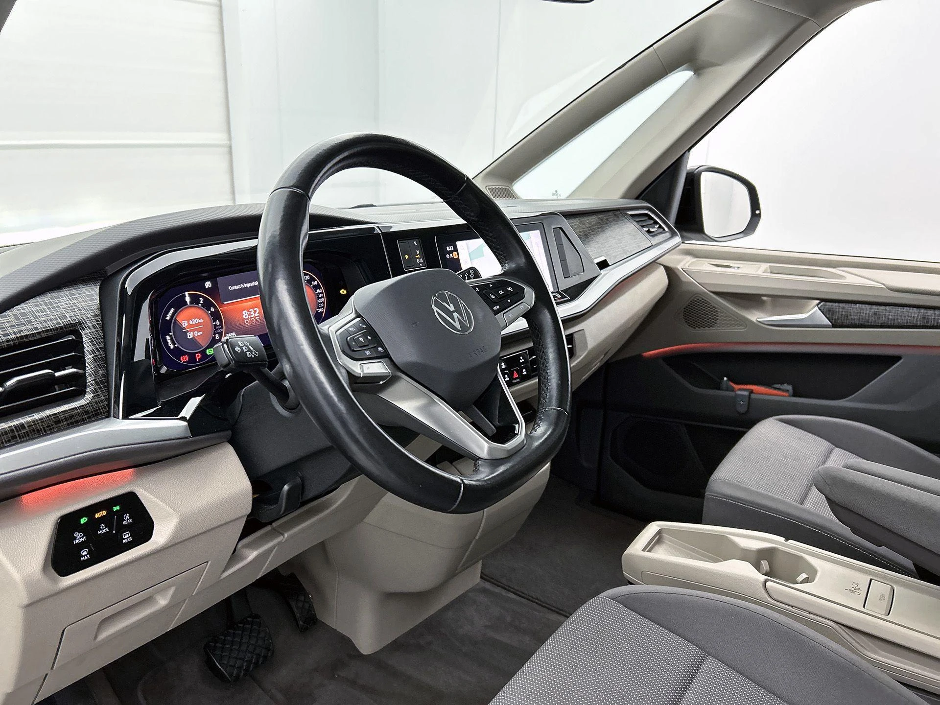Volkswagen-Multivan-image-19