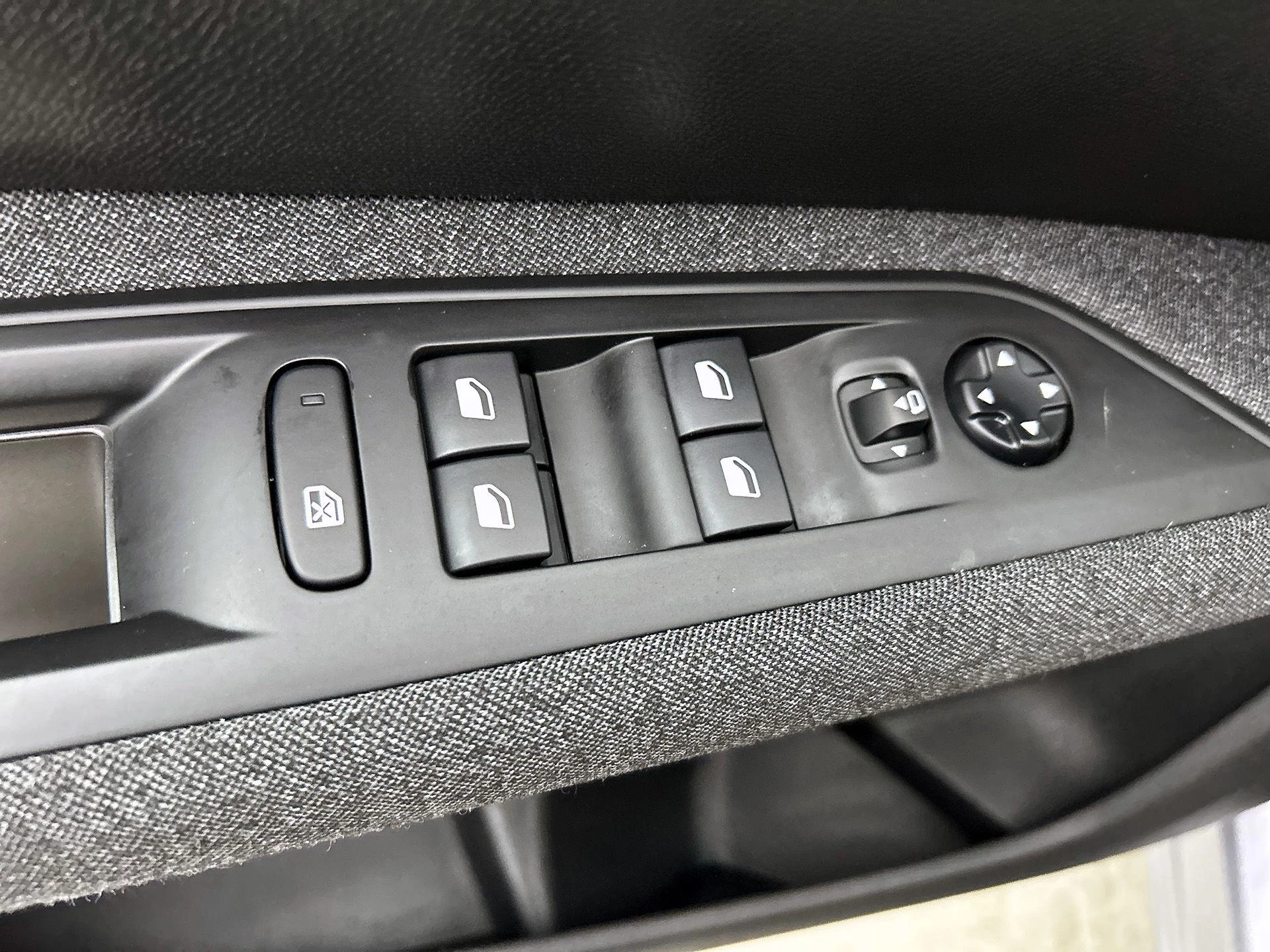 Peugeot 5008 1.2 PureTech Active Avantage