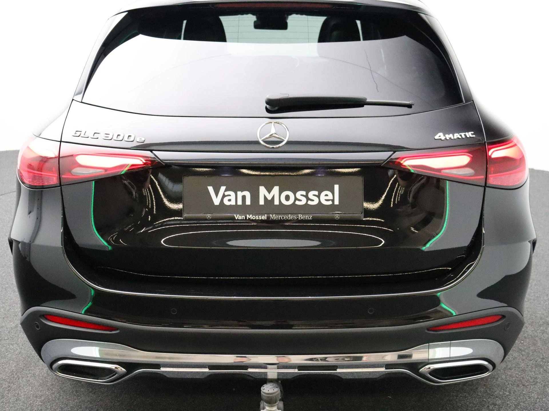 Mercedes-Benz-GLC-image-25